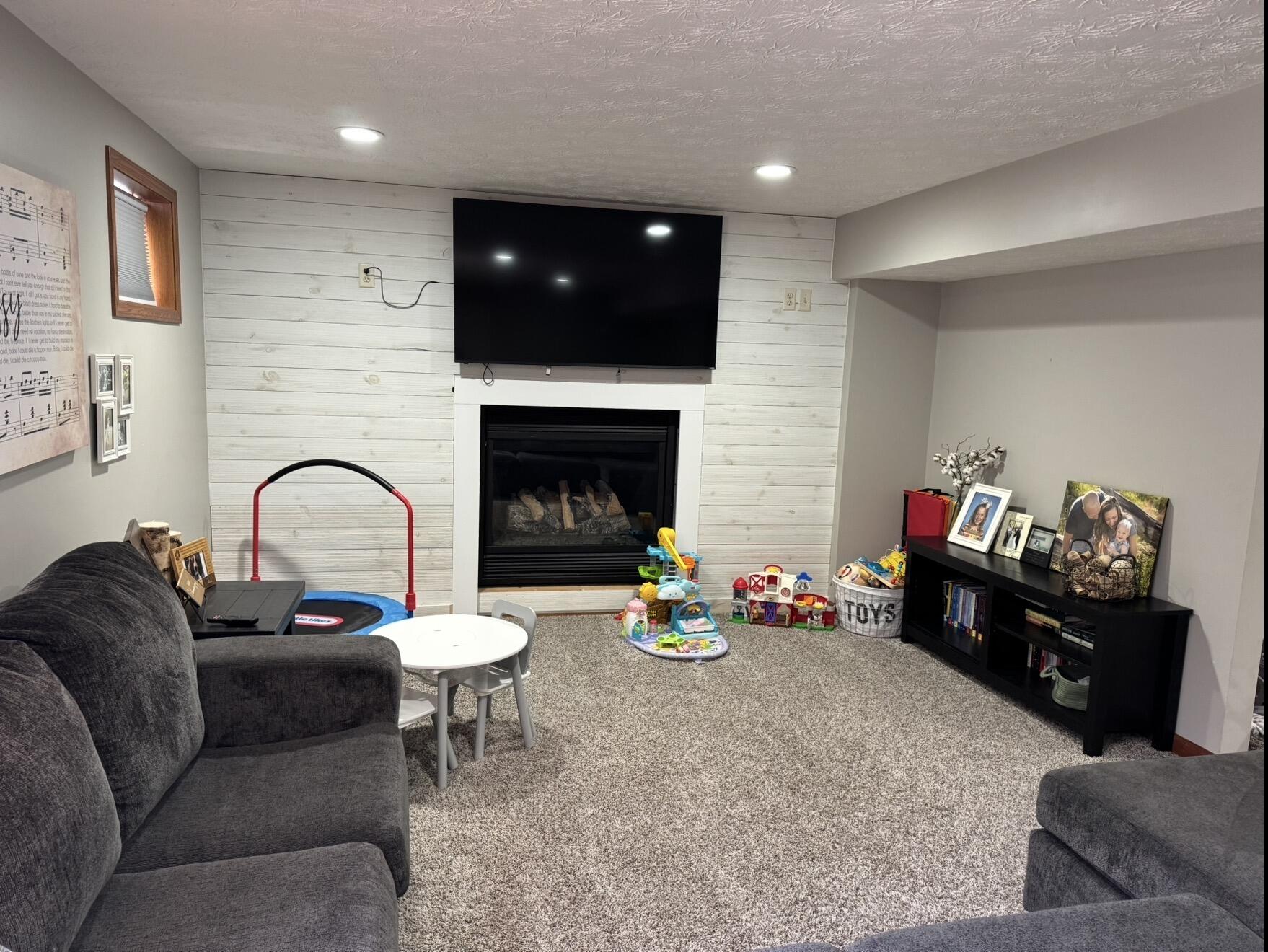 Pinewood, Springfield, Ohio 45502