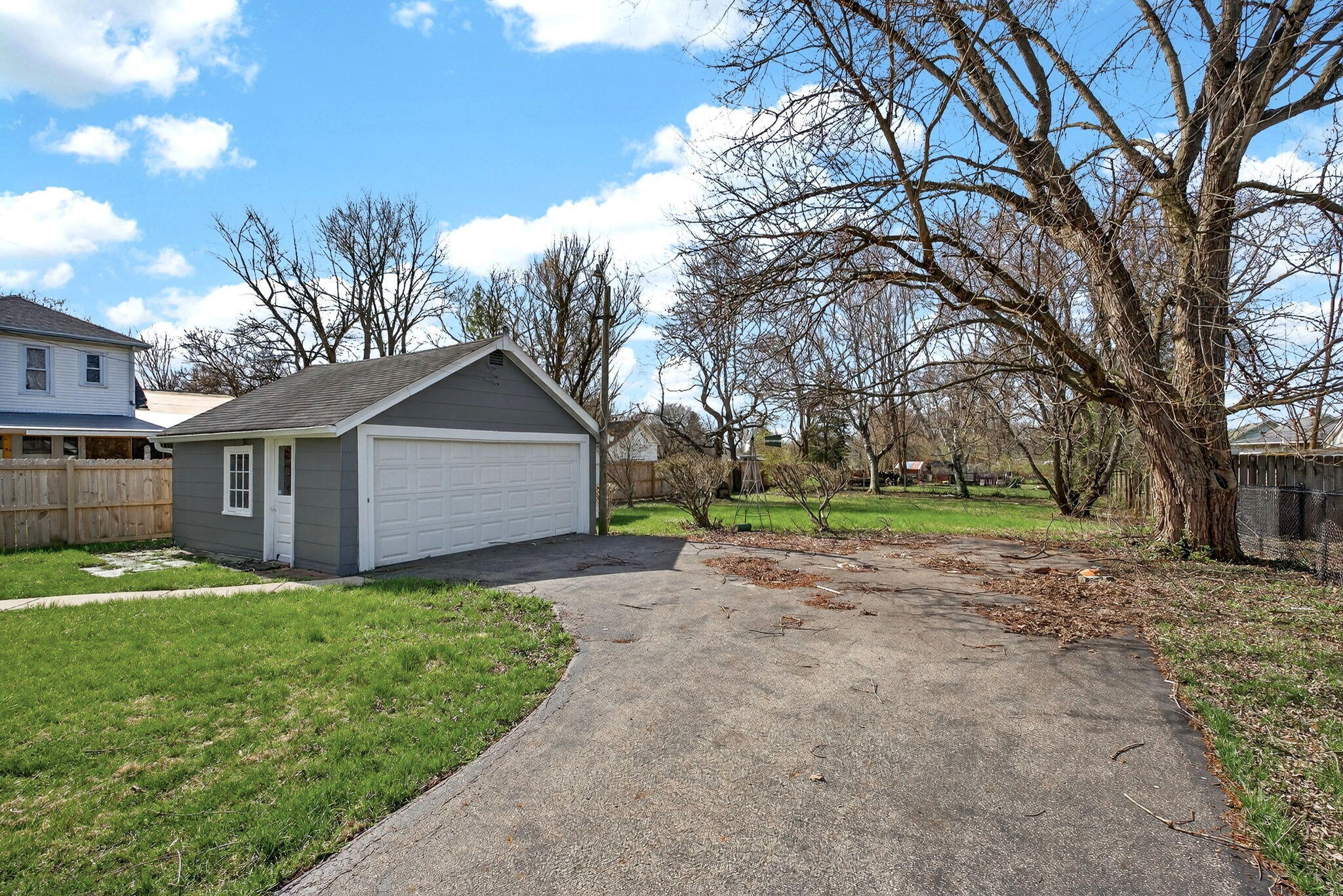 3819 New Carlisle, Springfield, Ohio 45504