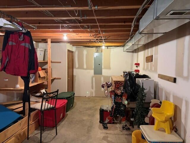 2045 Canterbury, Troy, Ohio 45373