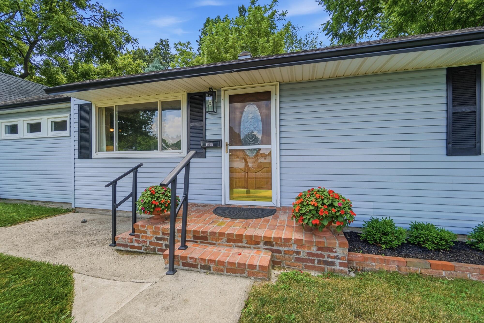1611 Memorial, Springfield, Ohio 45505