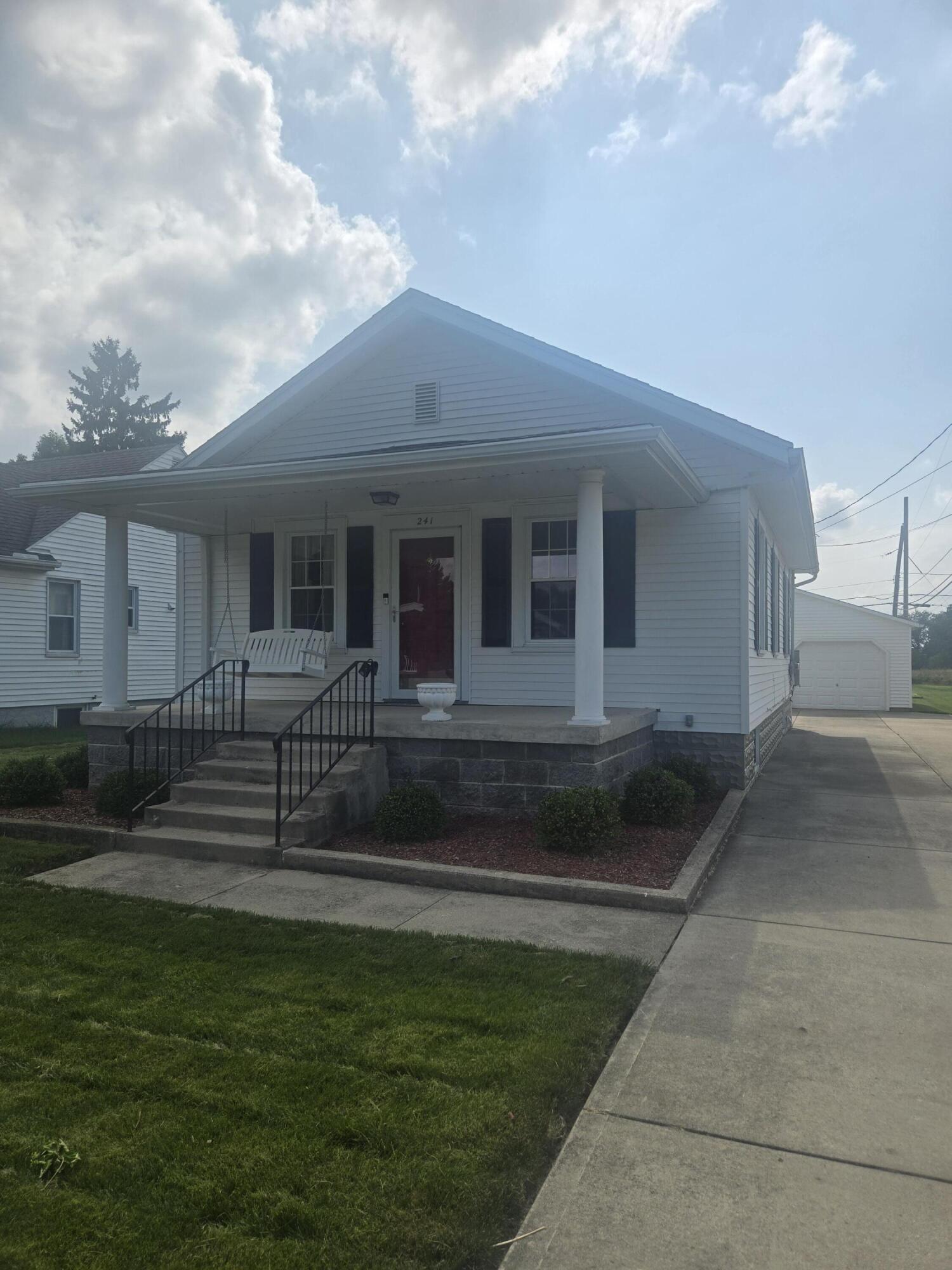 Larchmont, Springfield, Ohio 45503