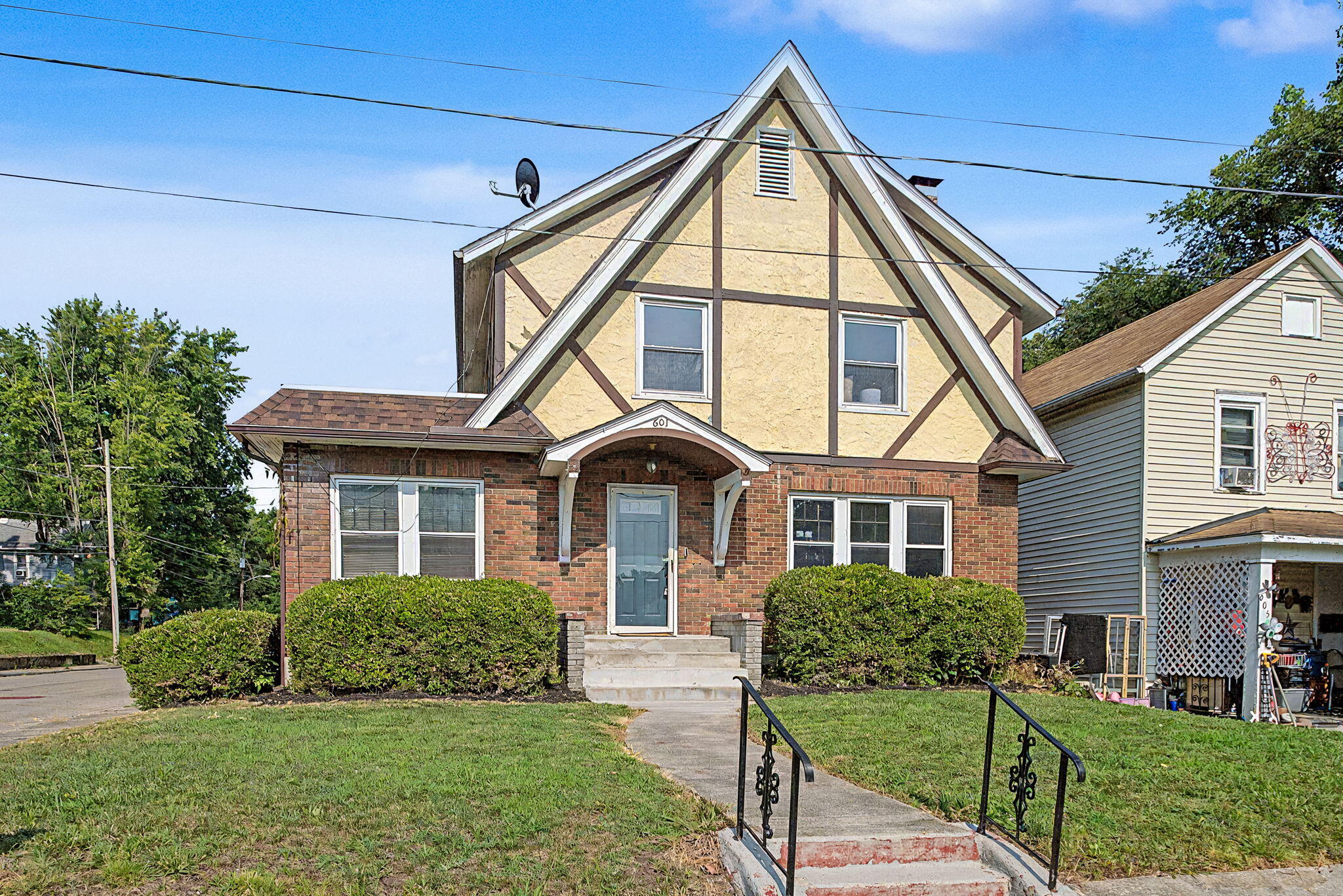 Light, Springfield, Ohio 45504