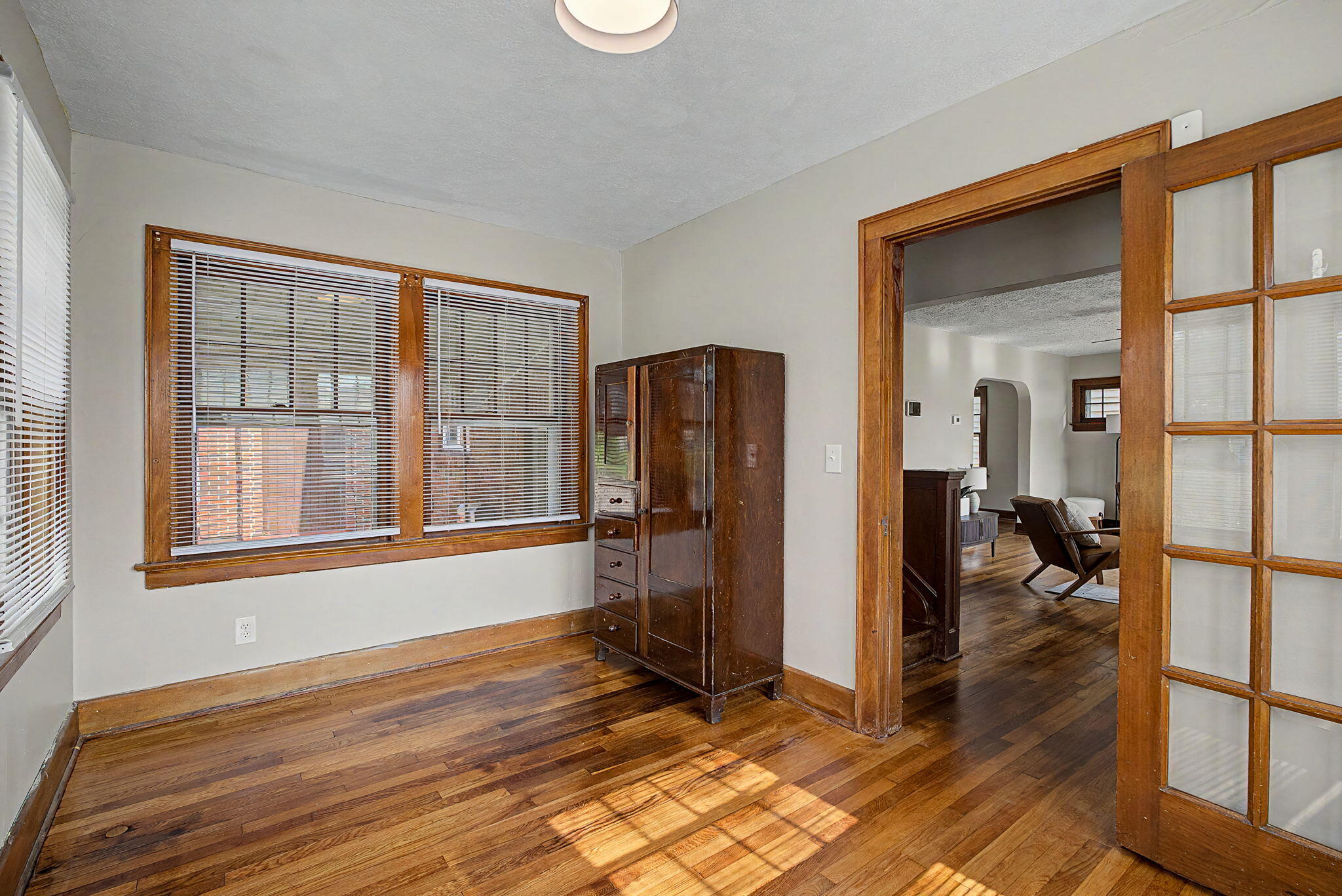 Light, Springfield, Ohio 45504