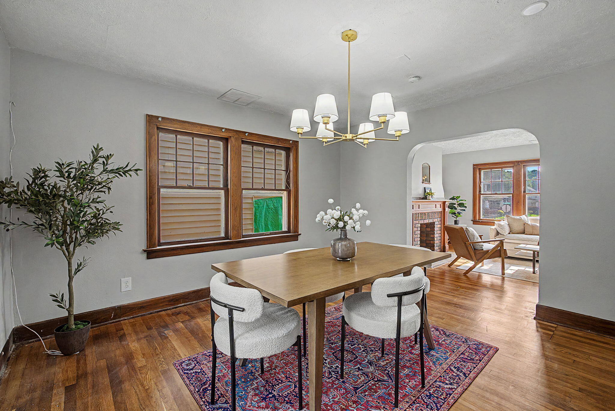 Light, Springfield, Ohio 45504