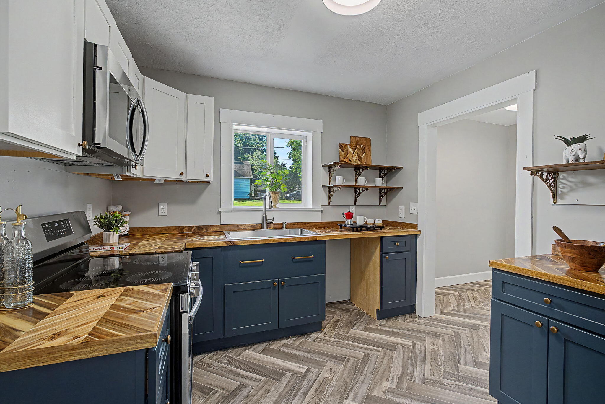 Light, Springfield, Ohio 45504