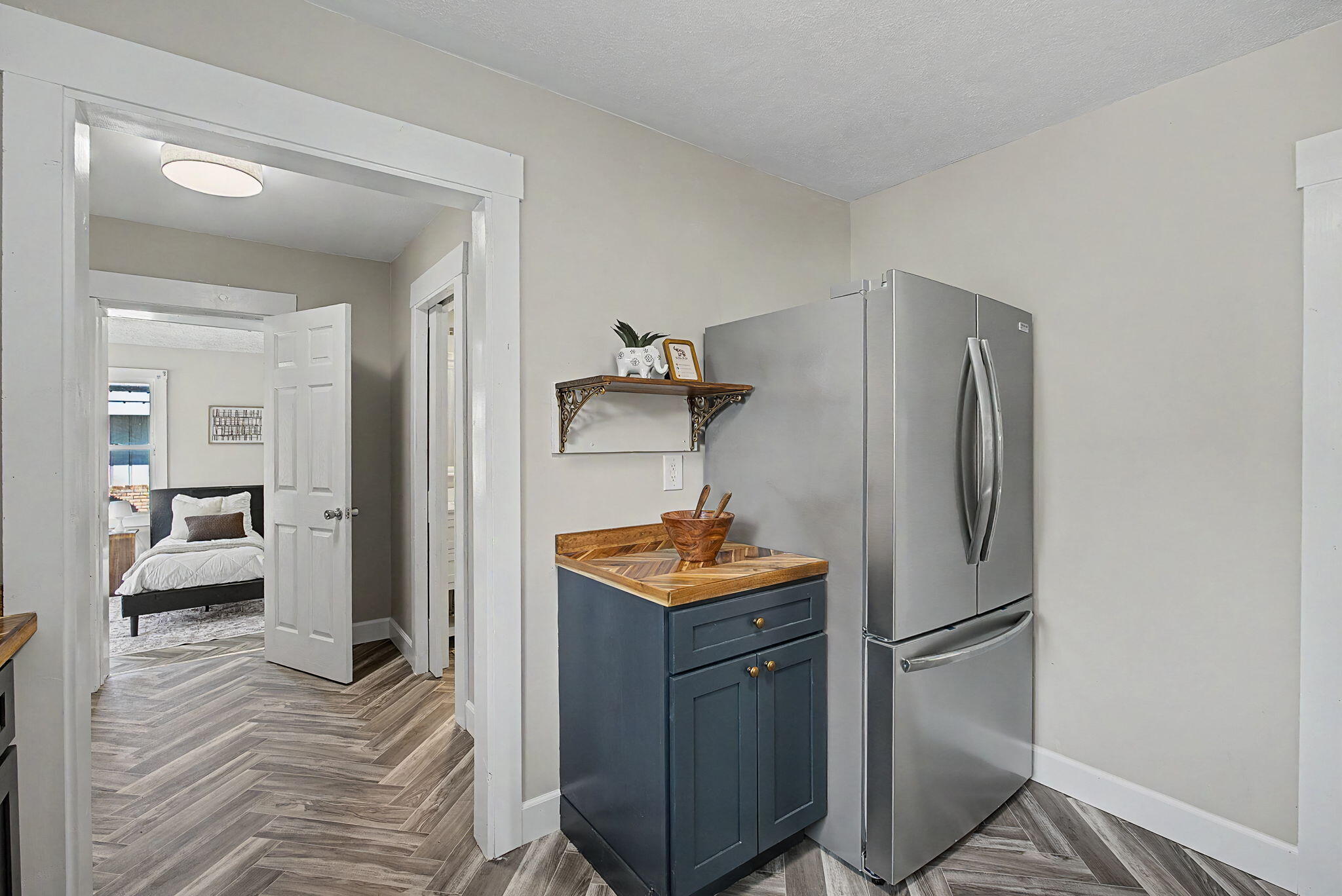 Light, Springfield, Ohio 45504