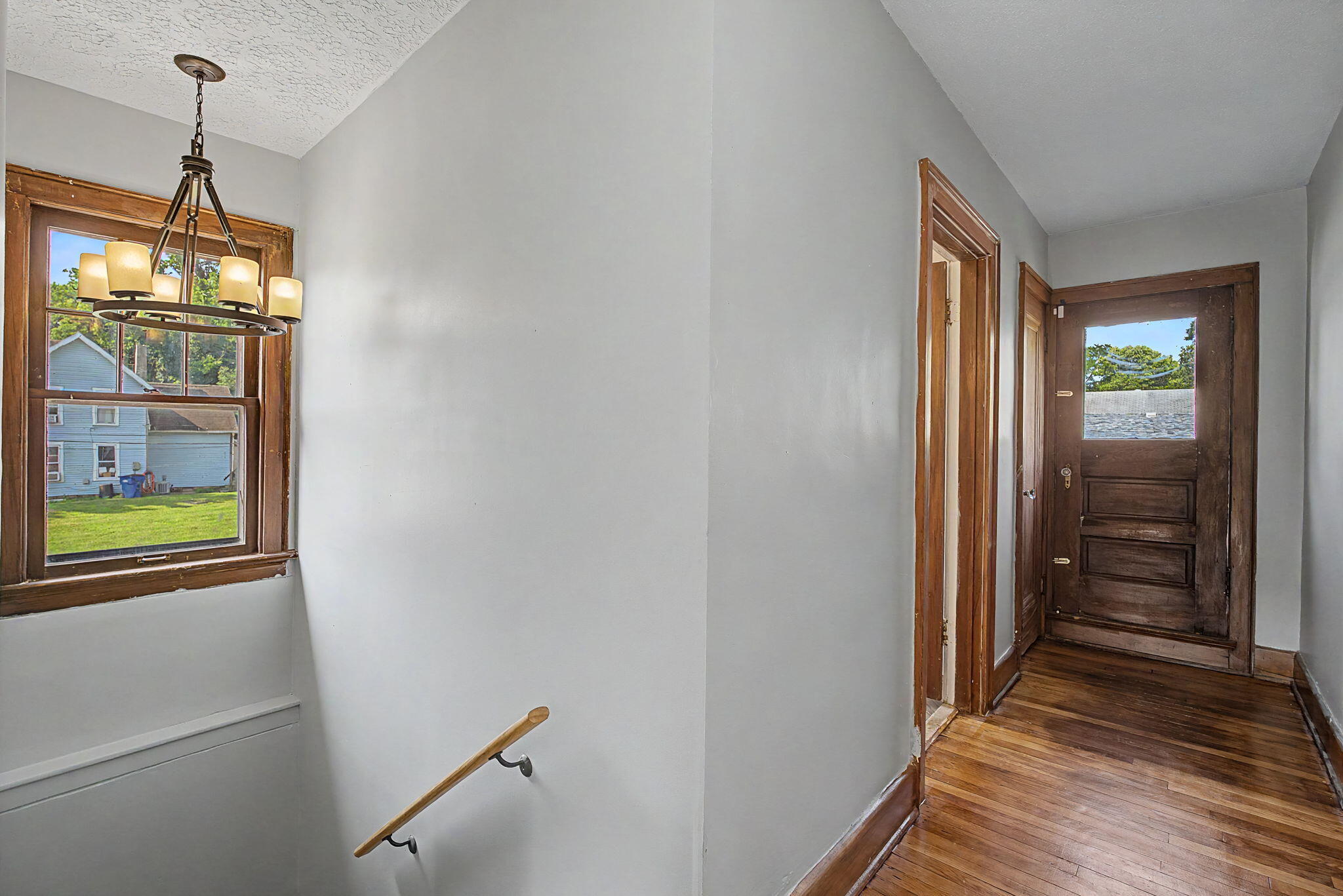 Light, Springfield, Ohio 45504