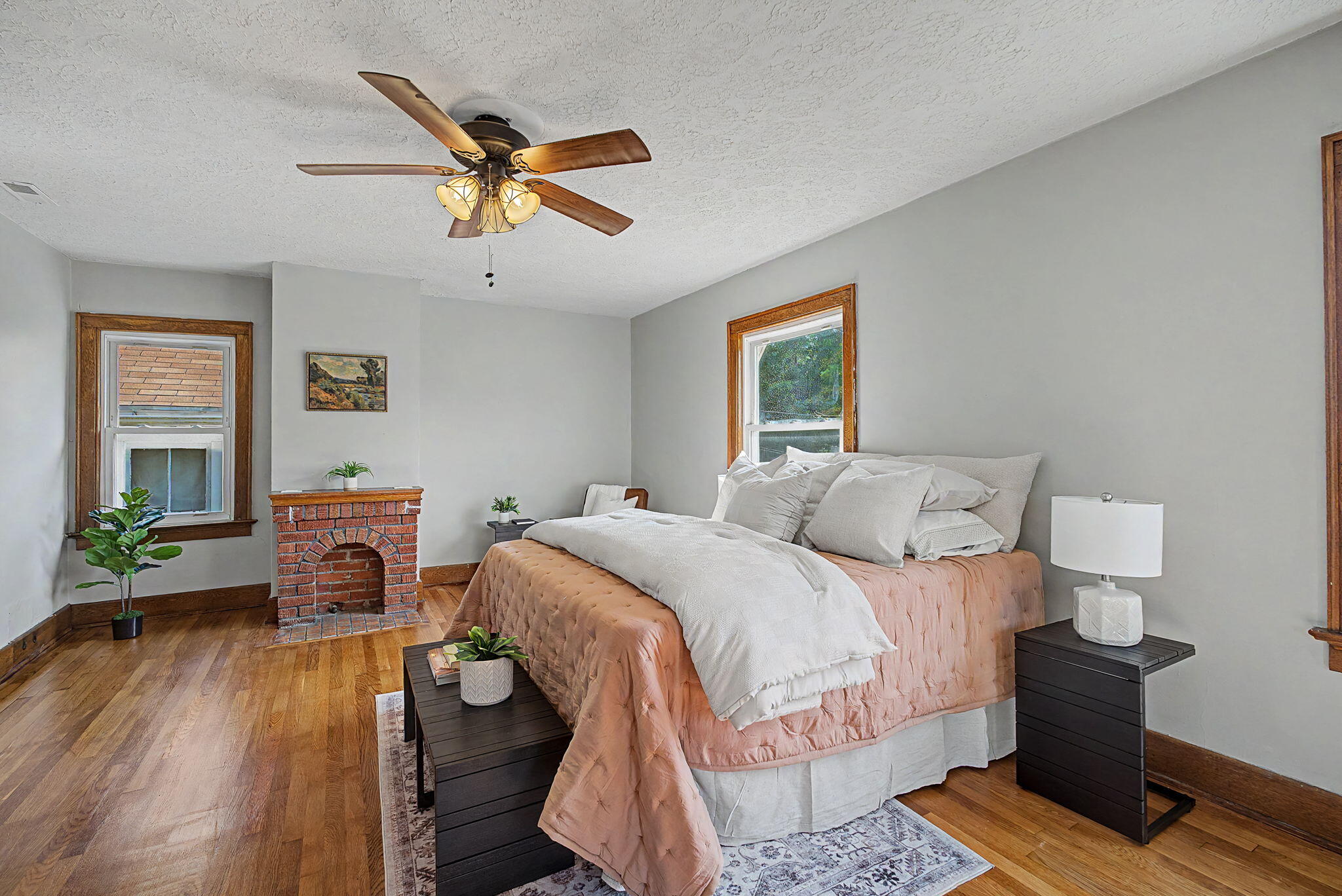 Light, Springfield, Ohio 45504