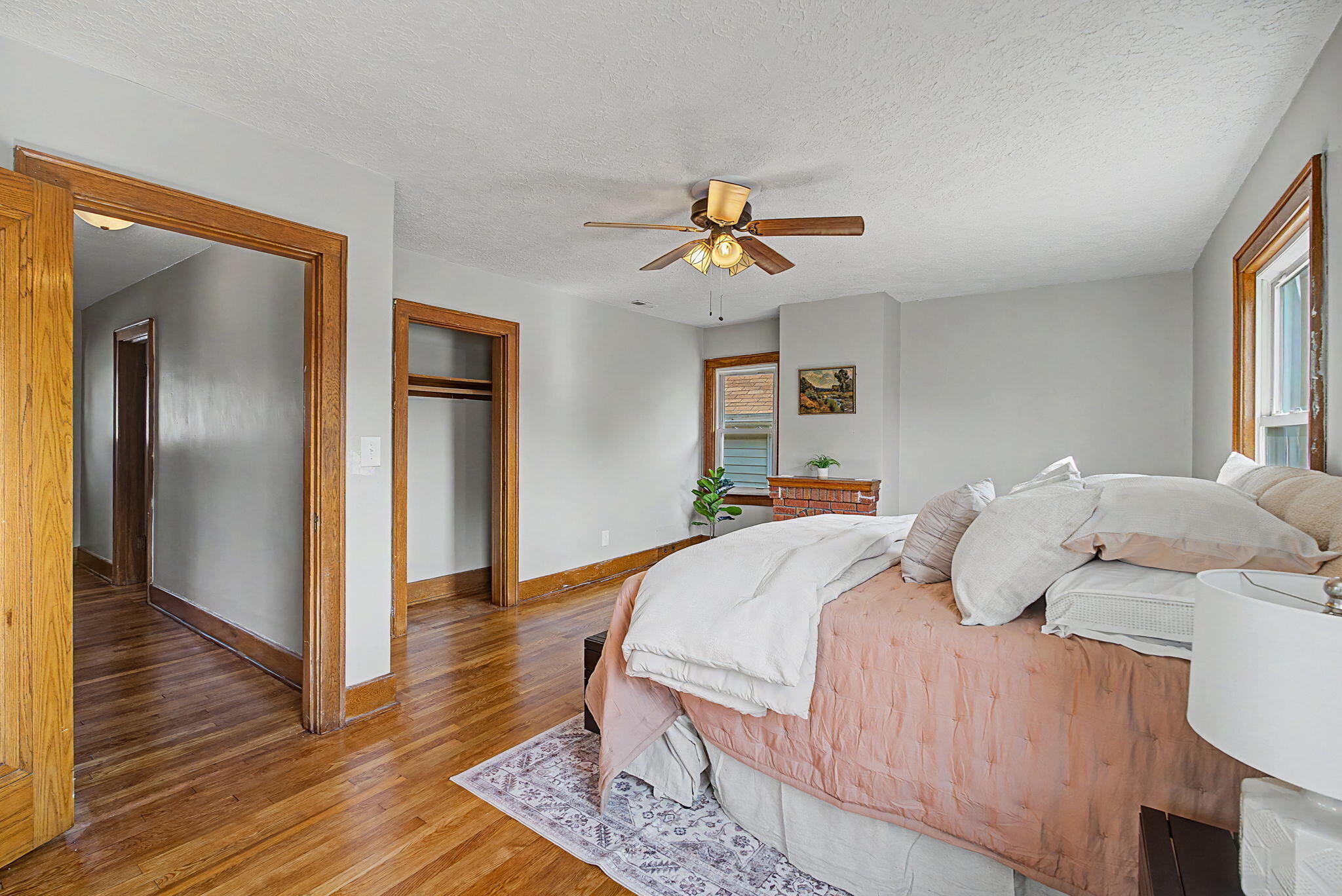 Light, Springfield, Ohio 45504