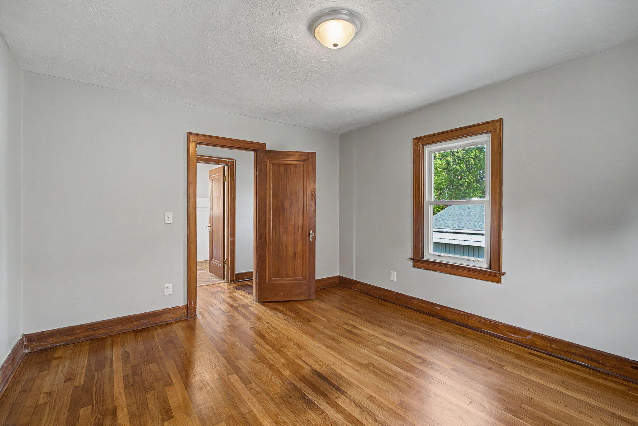 Light, Springfield, Ohio 45504