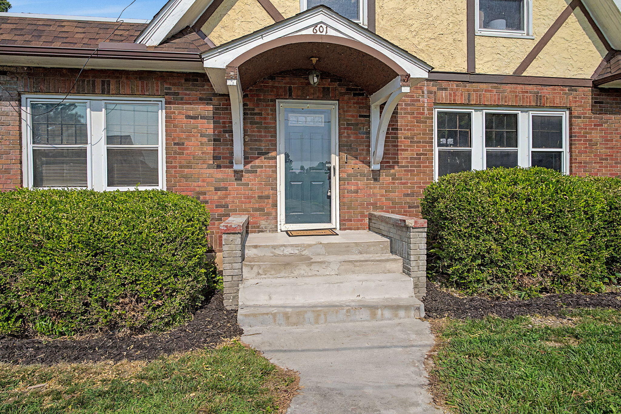 Light, Springfield, Ohio 45504