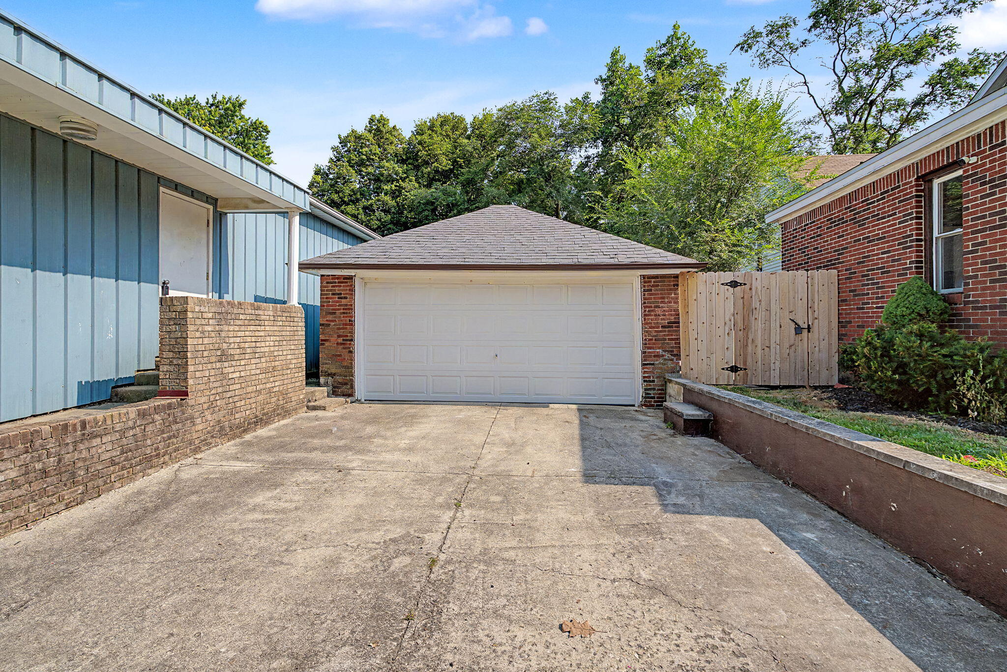 Light, Springfield, Ohio 45504