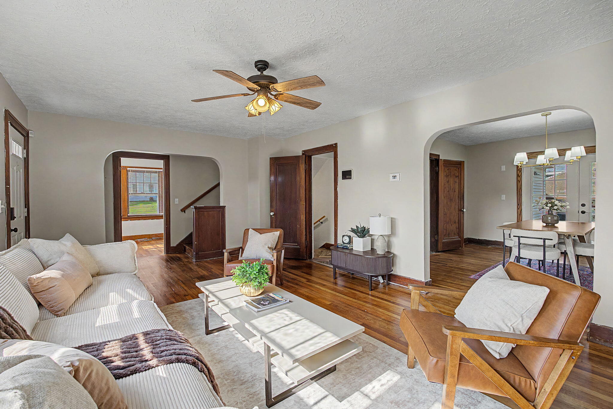 Light, Springfield, Ohio 45504