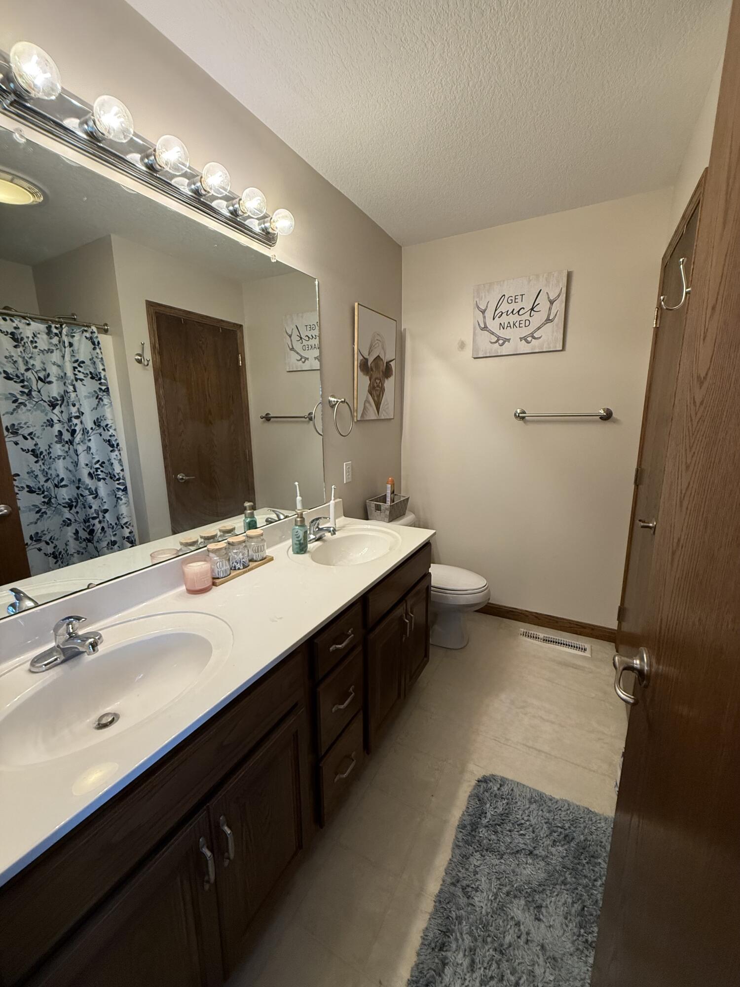 112 Parkview, Jackson Center, Ohio 45334
