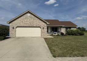 112 Parkview, Jackson Center, Ohio 45334, 3 Bedrooms Bedrooms, ,2 BathroomsBathrooms,Residential,For Sale,Parkview,1046947