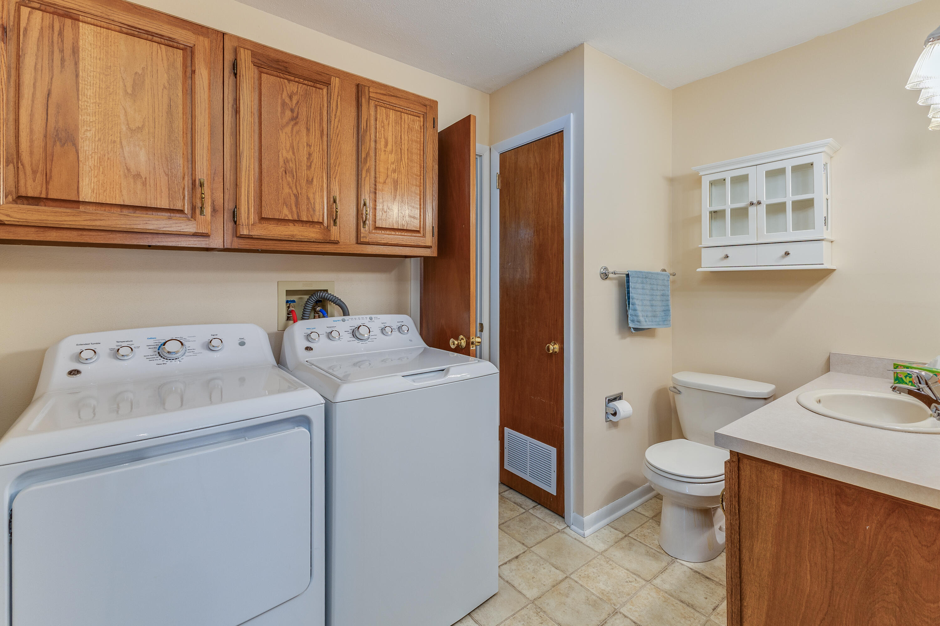 75 Ankara, Brookville, Ohio 45309