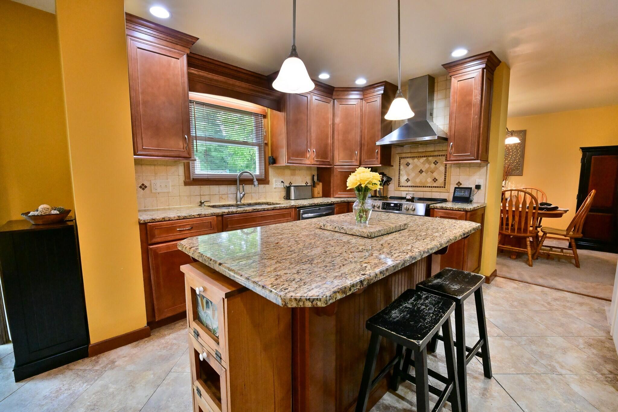 2424 Rockingham, Troy, Ohio 45373