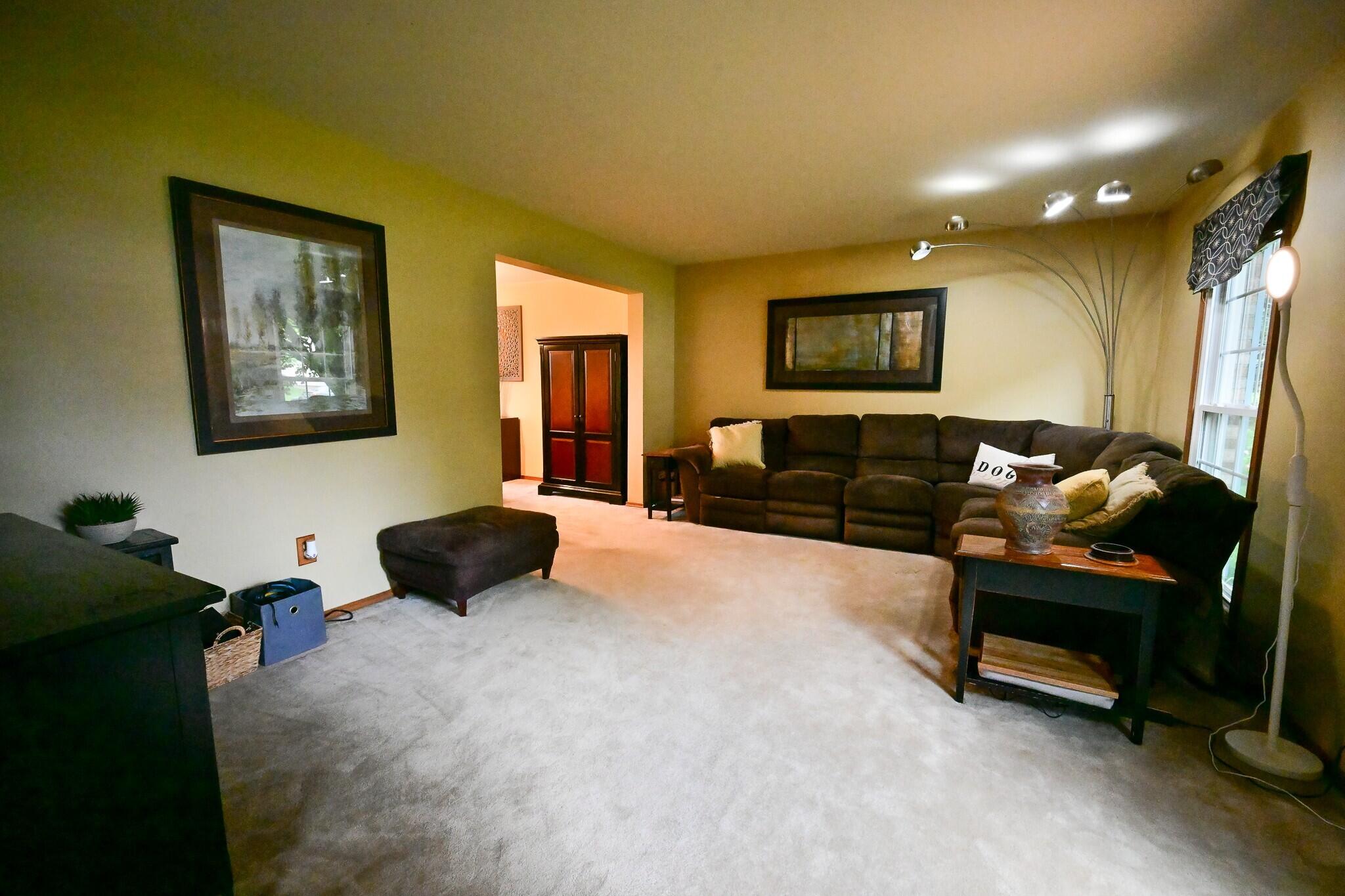 2424 Rockingham, Troy, Ohio 45373