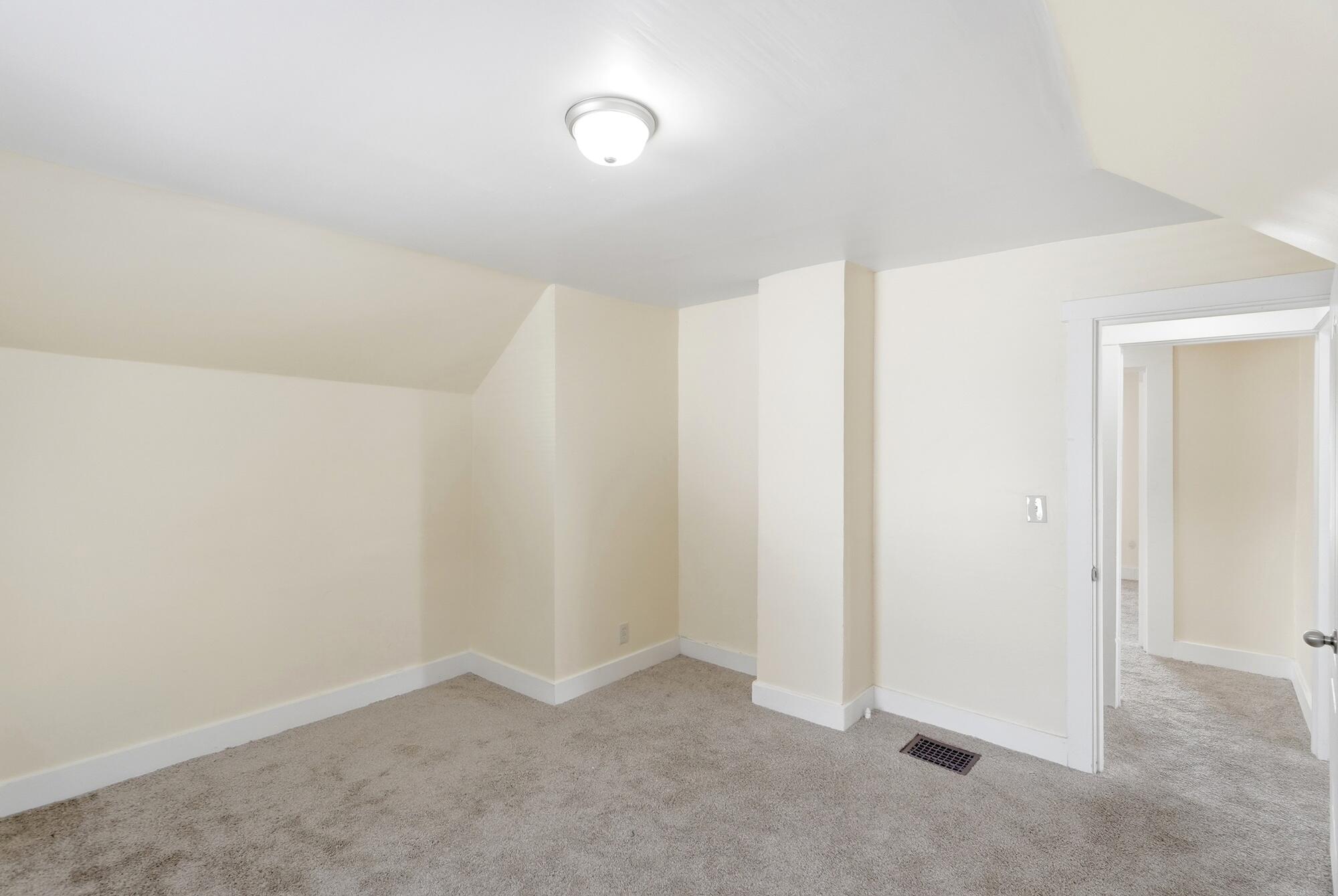 2015 Clifton, Springfield, Ohio 45505