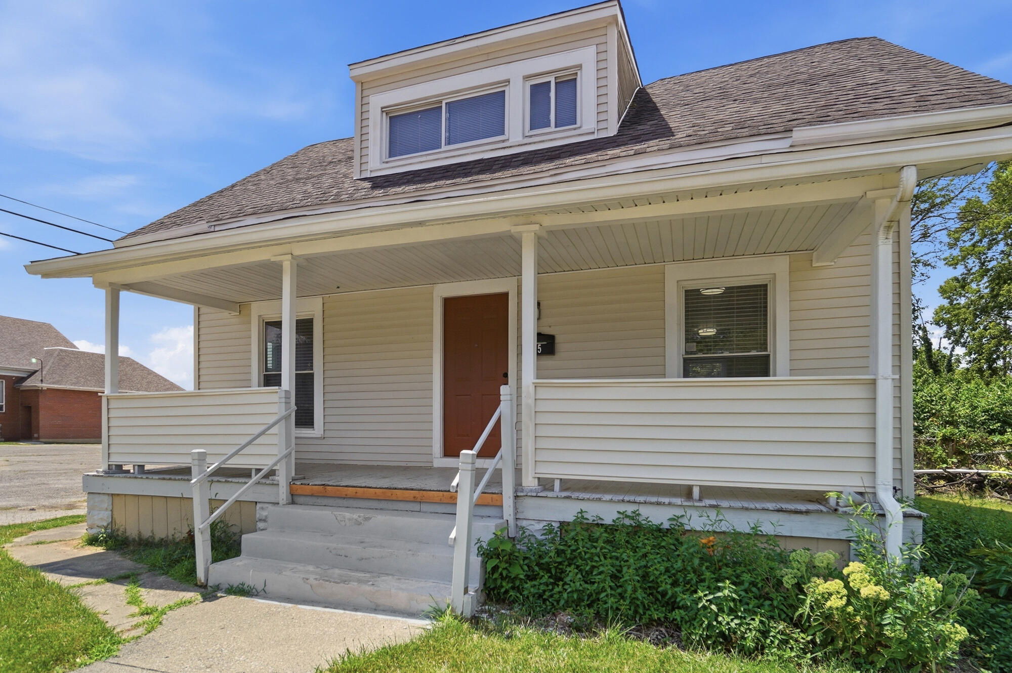 2015 Clifton, Springfield, Ohio 45505