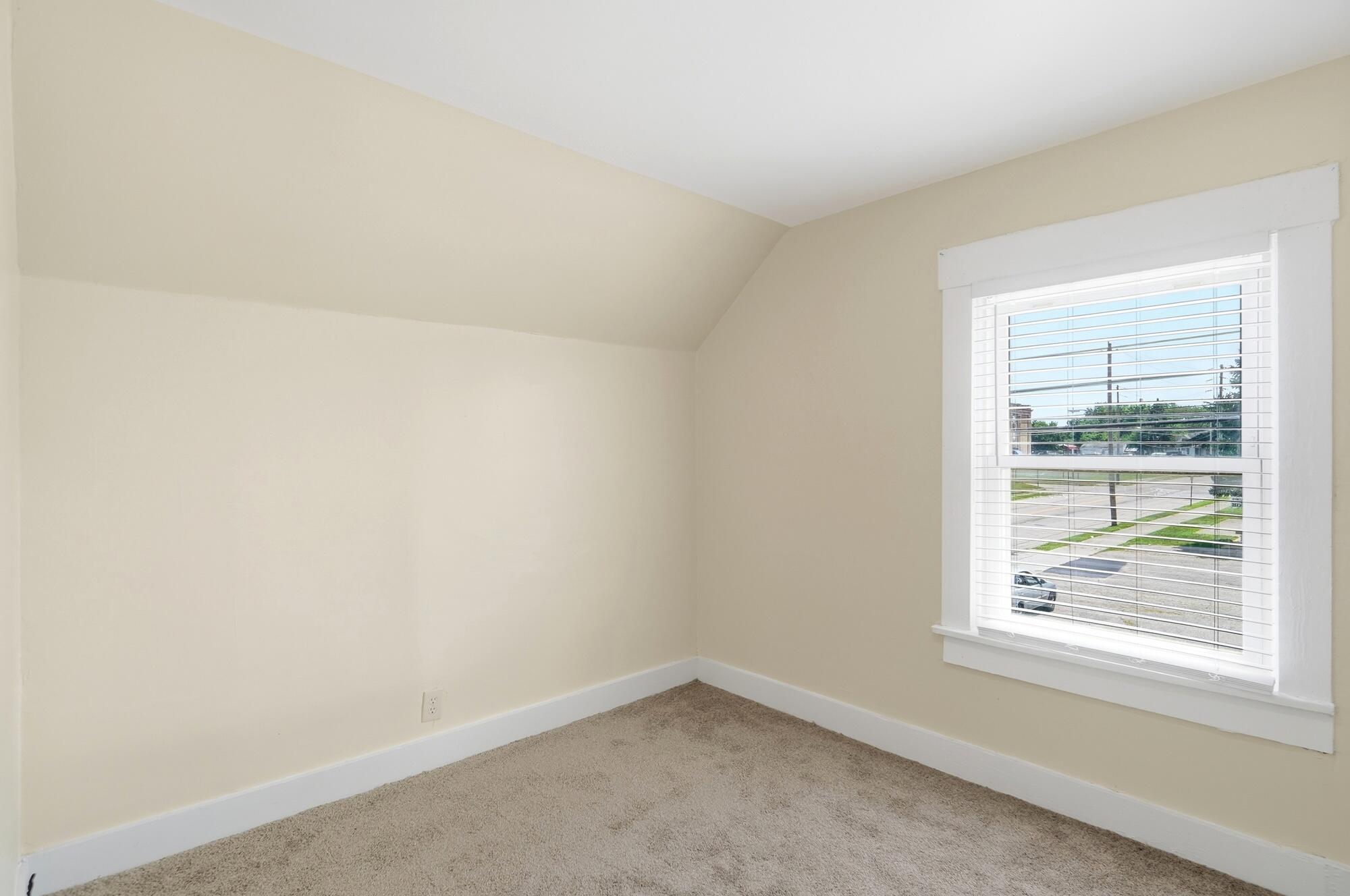 2015 Clifton, Springfield, Ohio 45505