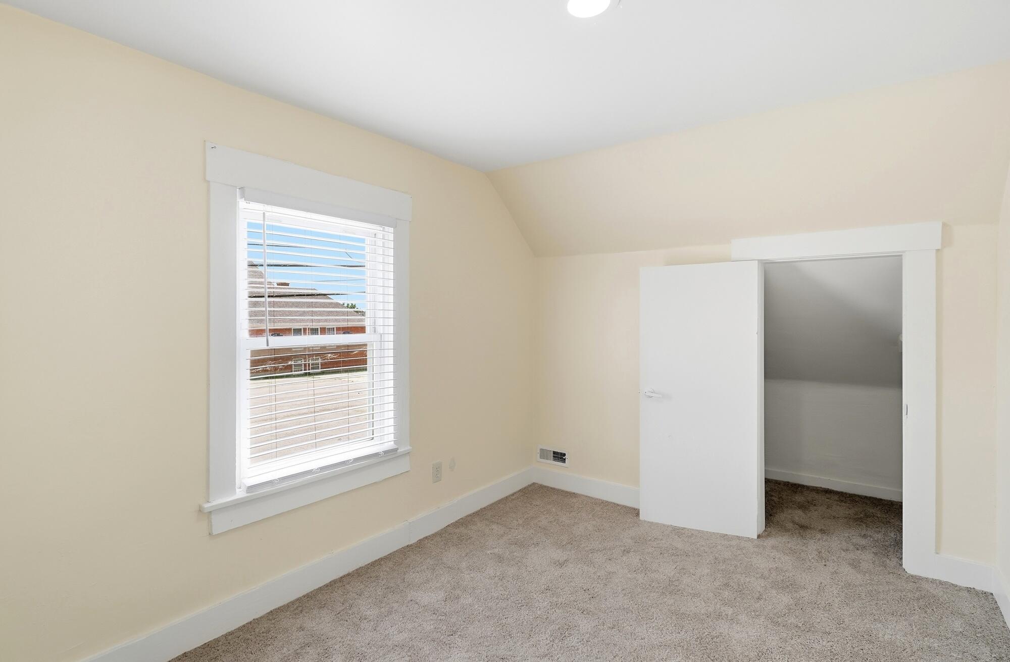 2015 Clifton, Springfield, Ohio 45505
