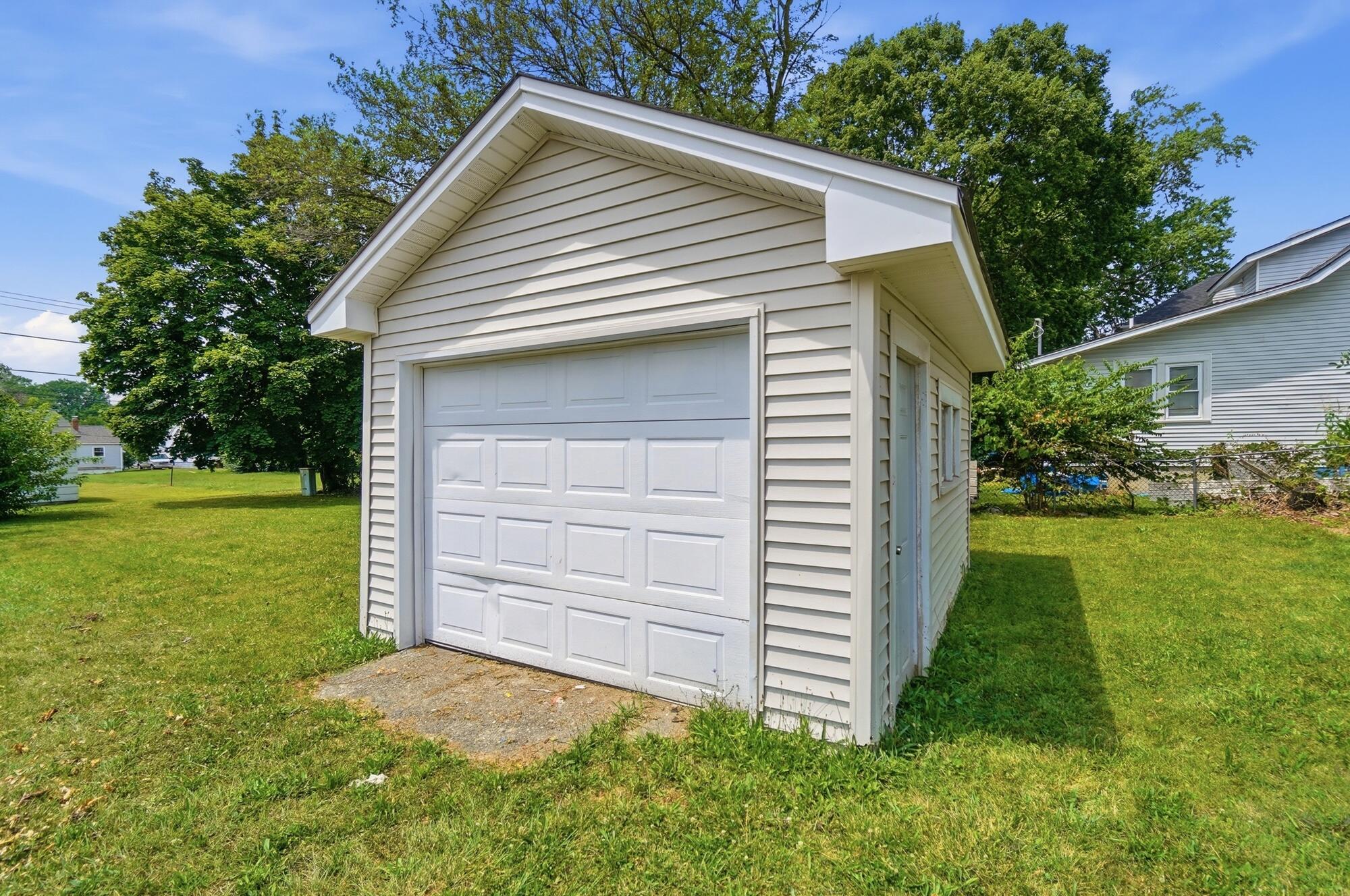 2015 Clifton, Springfield, Ohio 45505