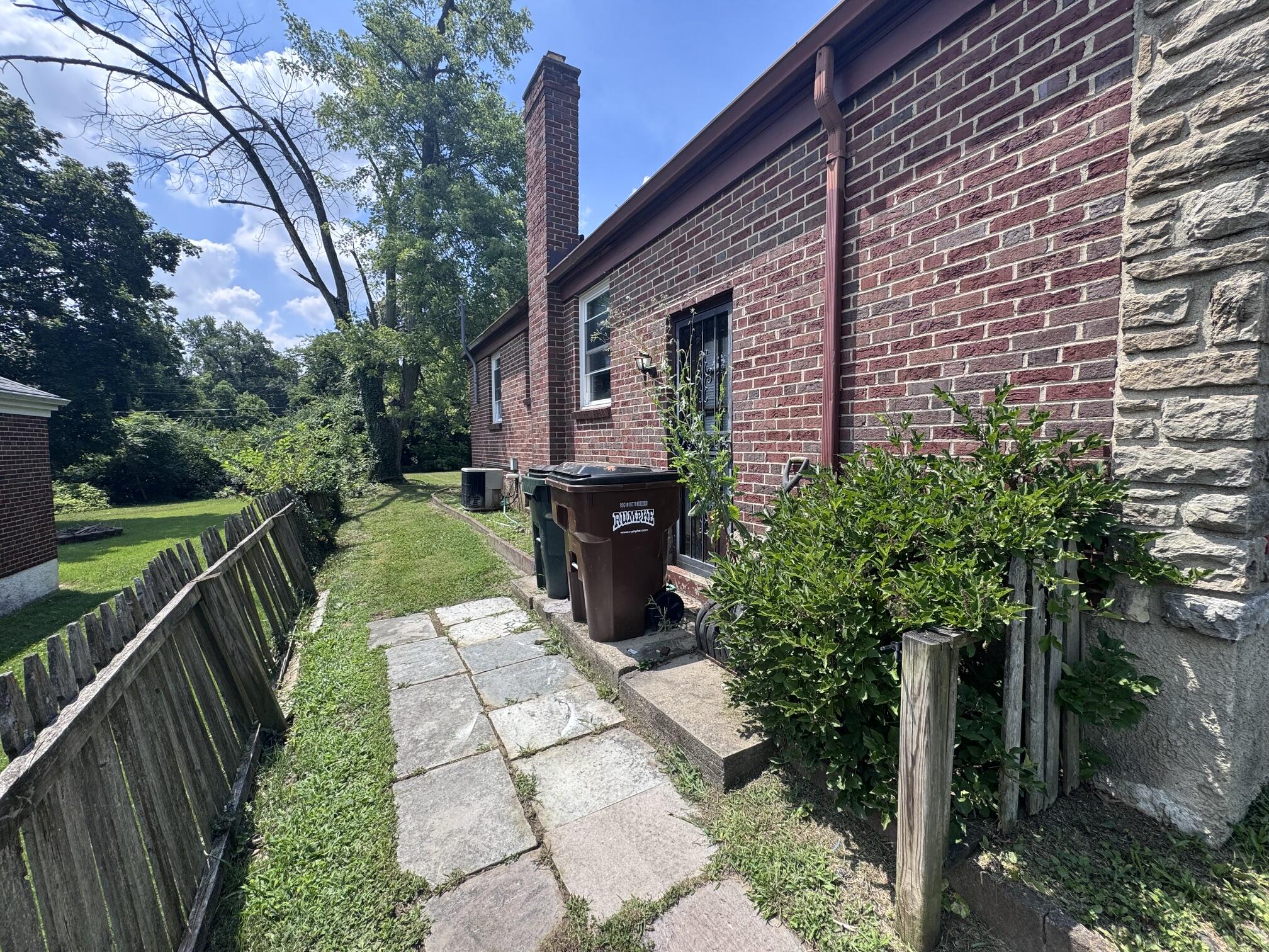 250 Castlewood, Dayton, Ohio 45405