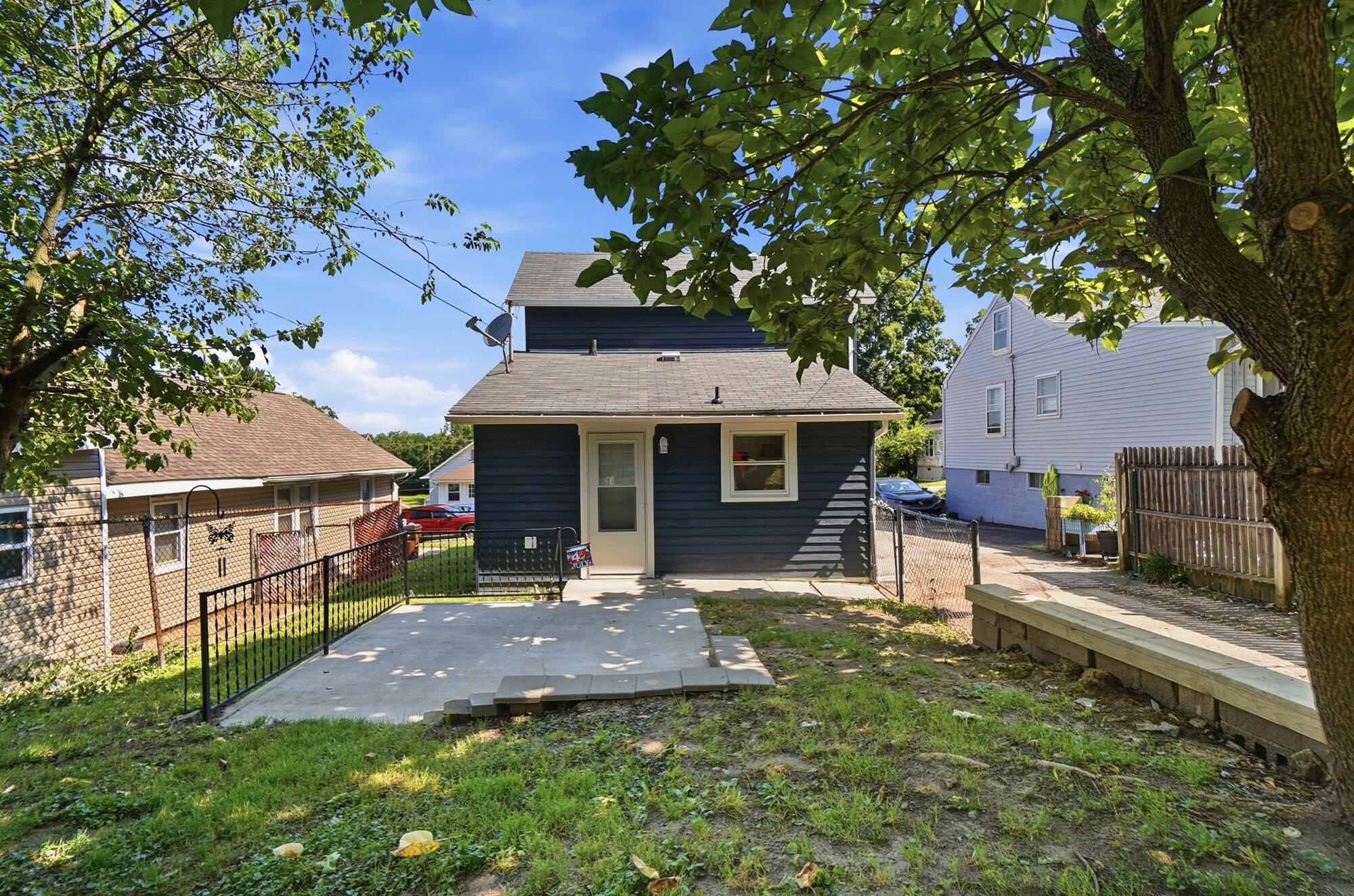 1667 Summit, Springfield, Ohio 45503