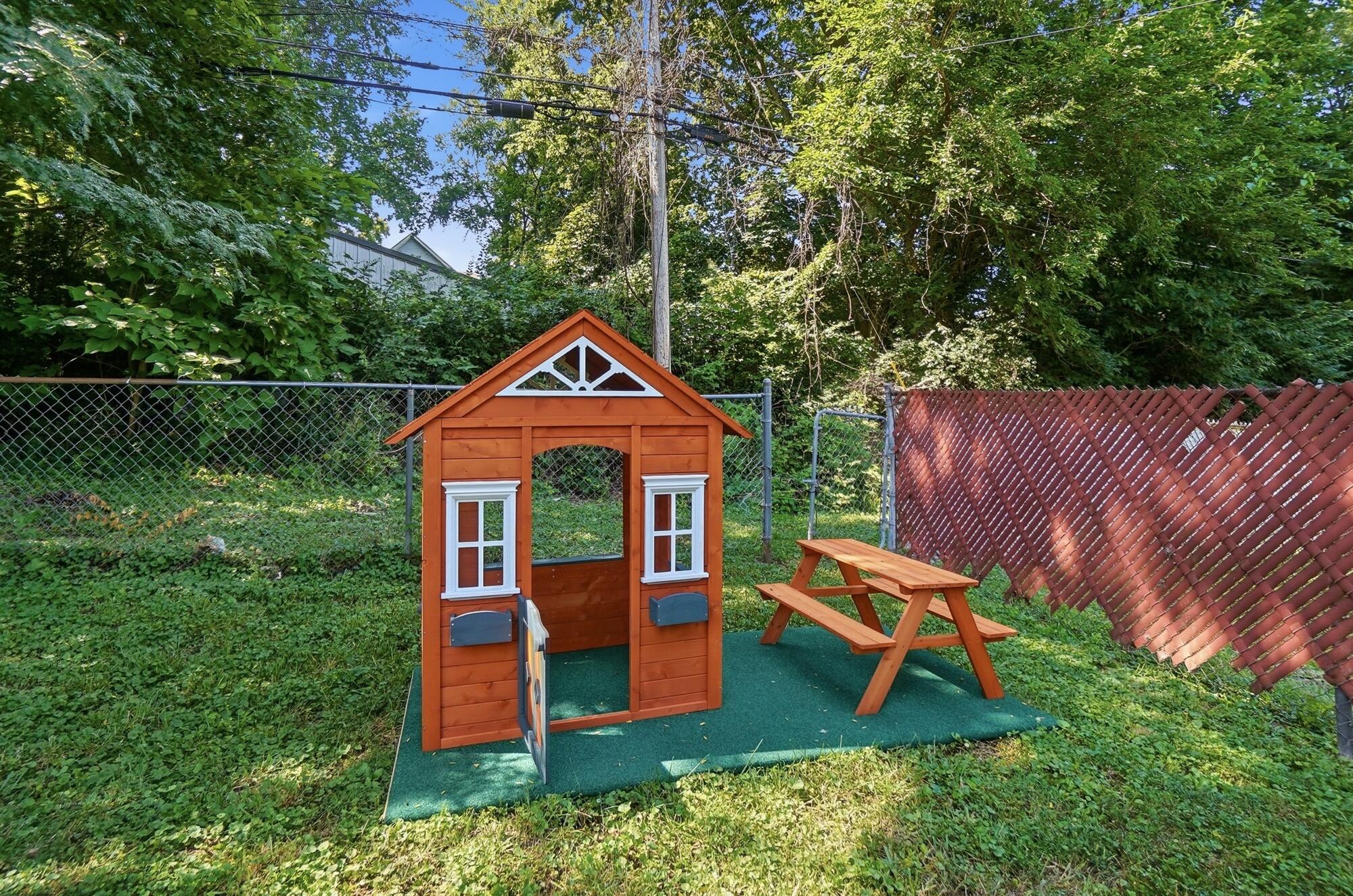 1667 Summit, Springfield, Ohio 45503