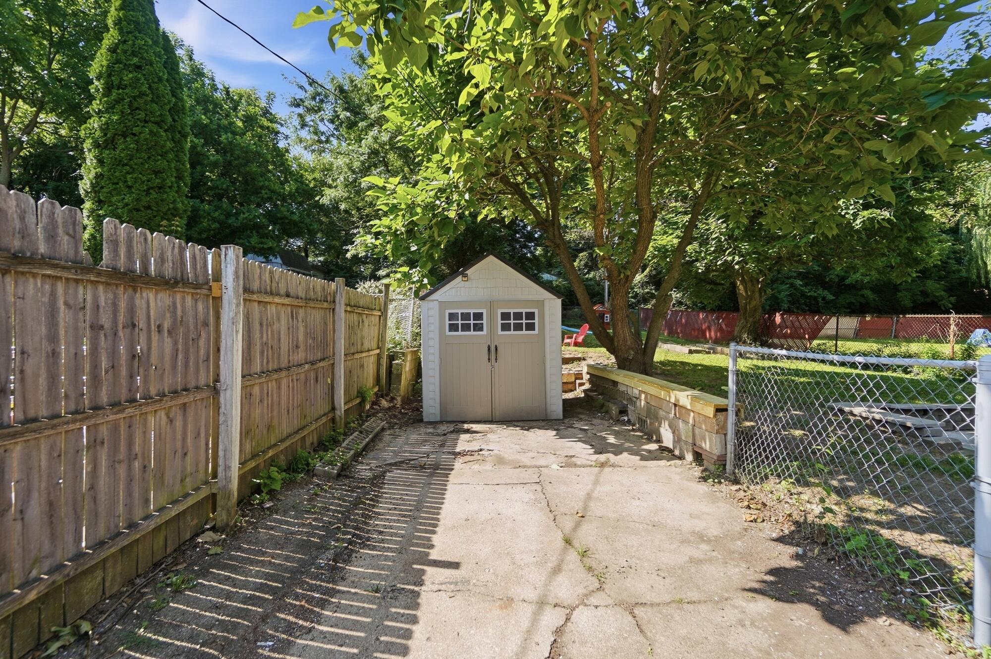 1667 Summit, Springfield, Ohio 45503