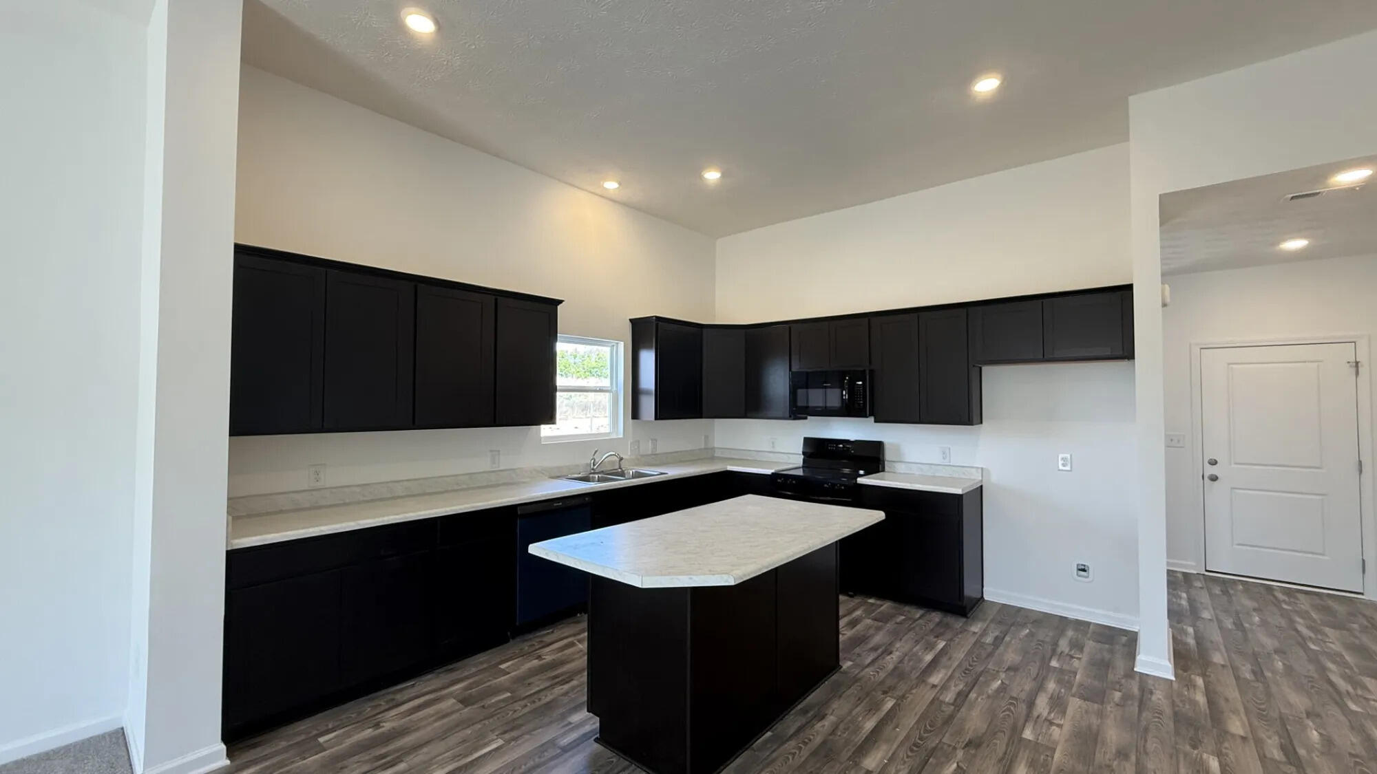 4001 Chakeres, Springfield, Ohio 45505