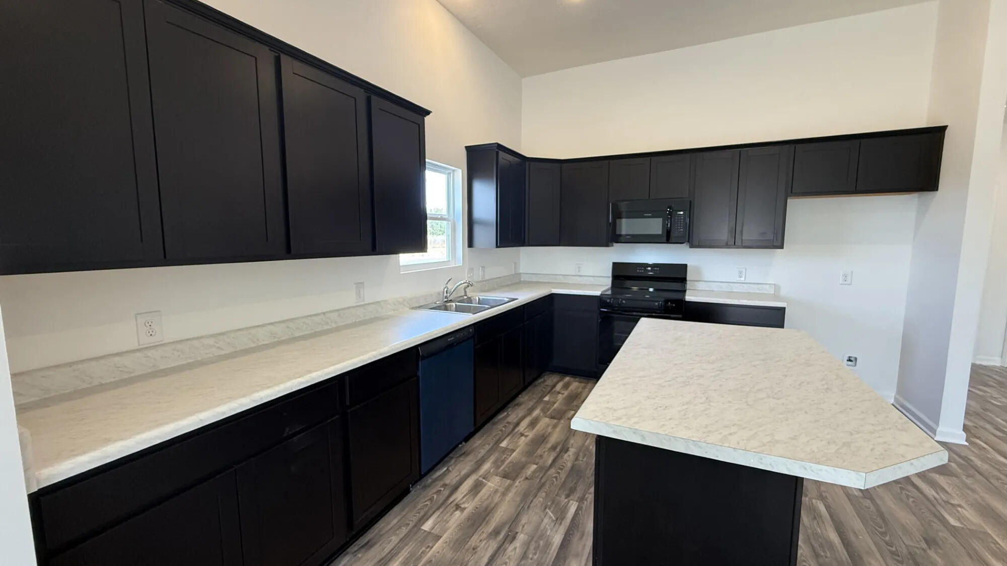 4001 Chakeres, Springfield, Ohio 45505