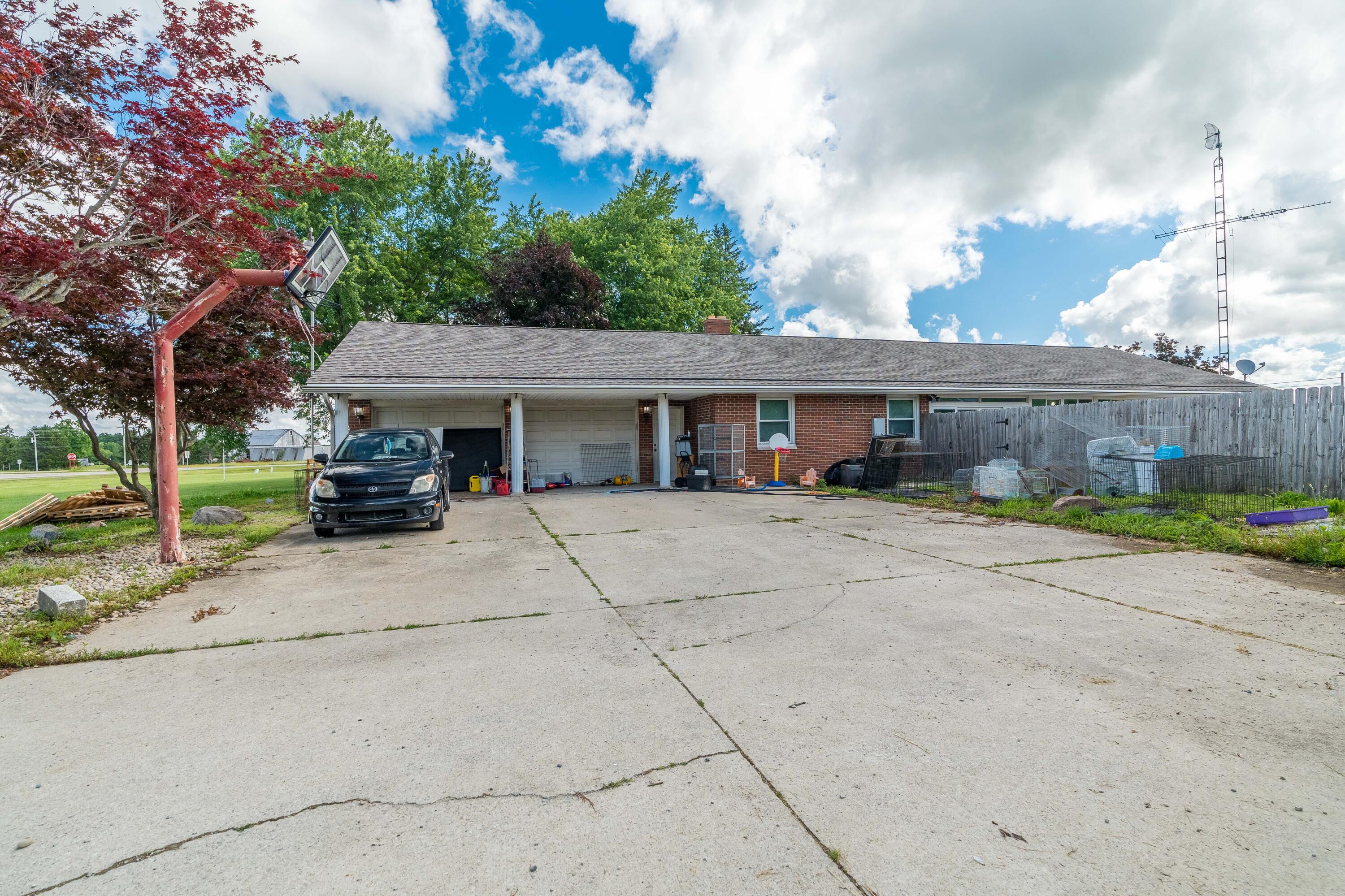 4949 State Route 66, Houston, Ohio 45333