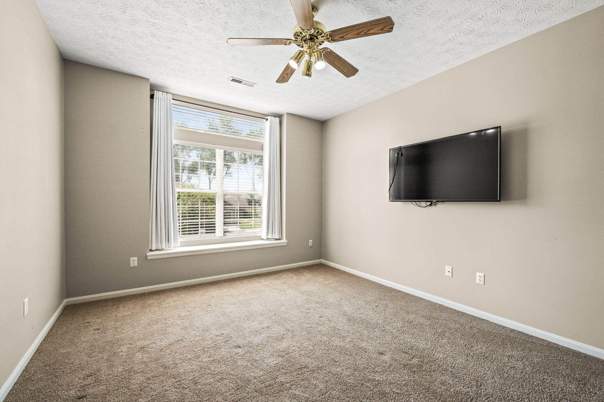 908 Cambridge, Troy, Ohio 45373
