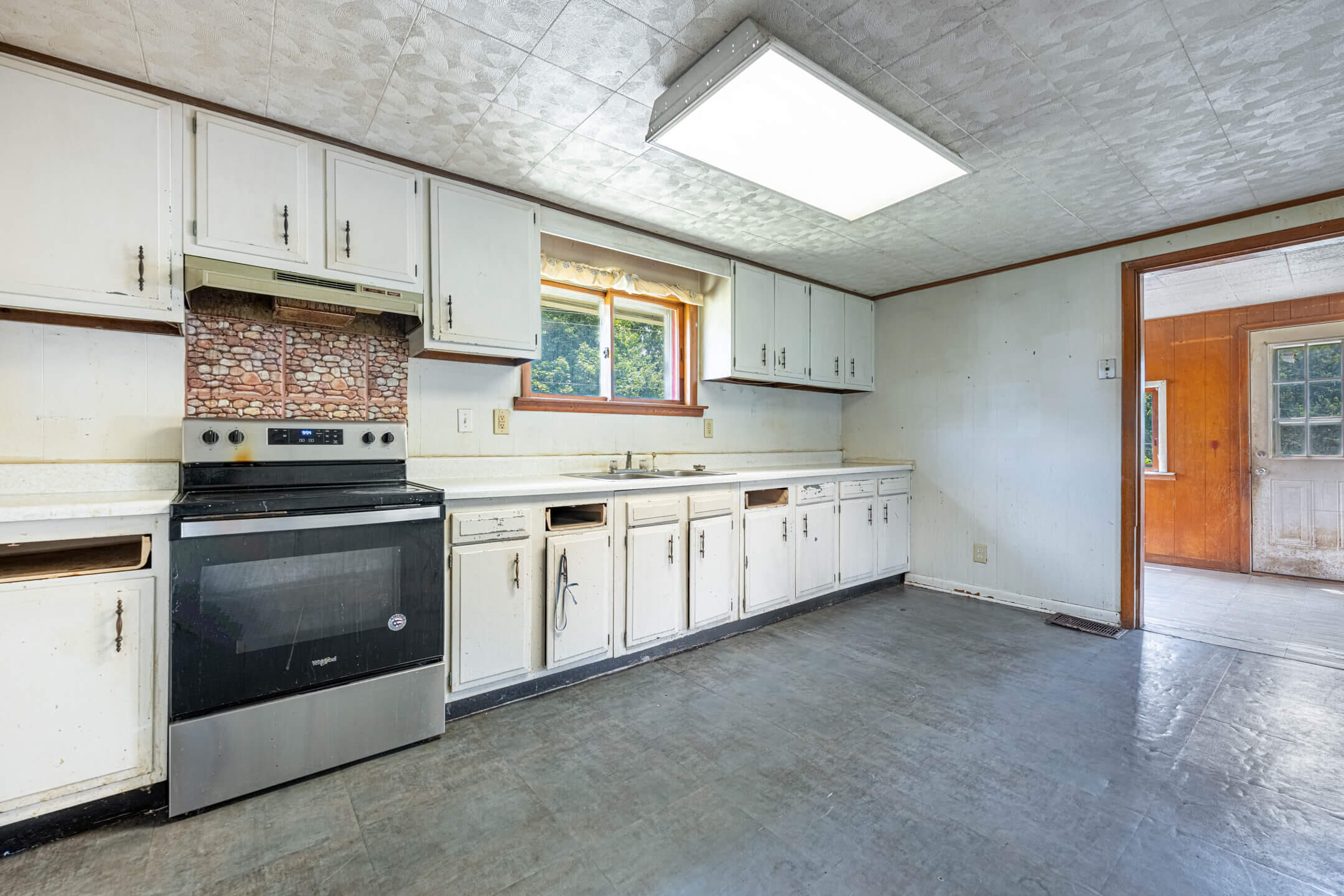 3957 Old Columbus, Springfield, Ohio 45503