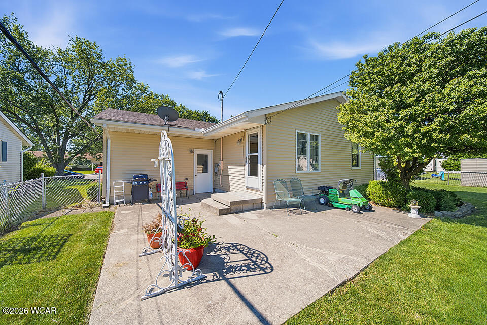 418 Mona Lane, Findlay, Ohio