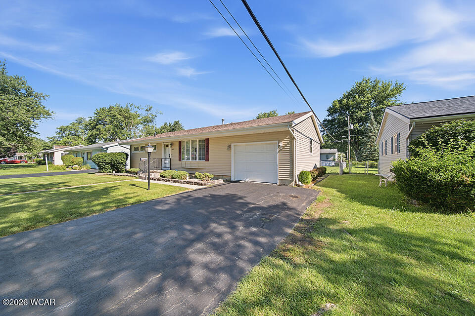 418 Mona Lane, Findlay, Ohio
