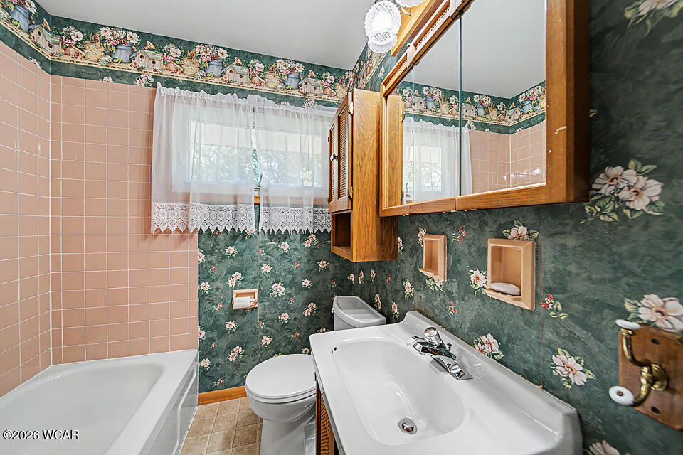 418 Mona Lane, Findlay, Ohio