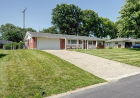 204 Linwood, Greenville, Ohio 45331, 3 Bedrooms Bedrooms, ,2 BathroomsBathrooms,Residential,For Sale,Linwood,1046828