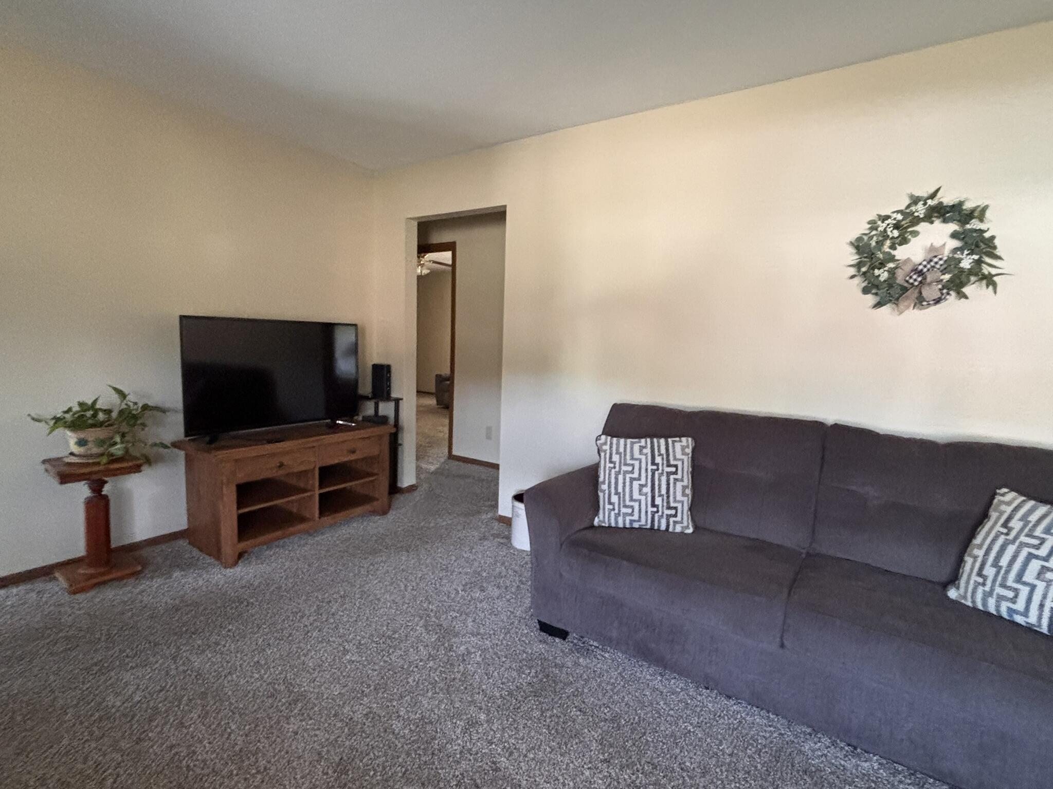 3093 Brixton, Springfield, Ohio 45503