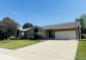 1112 Yorkshire, Celina, Ohio 45822, 2 Bedrooms Bedrooms, ,2 BathroomsBathrooms,Residential,For Sale,Yorkshire,1047027