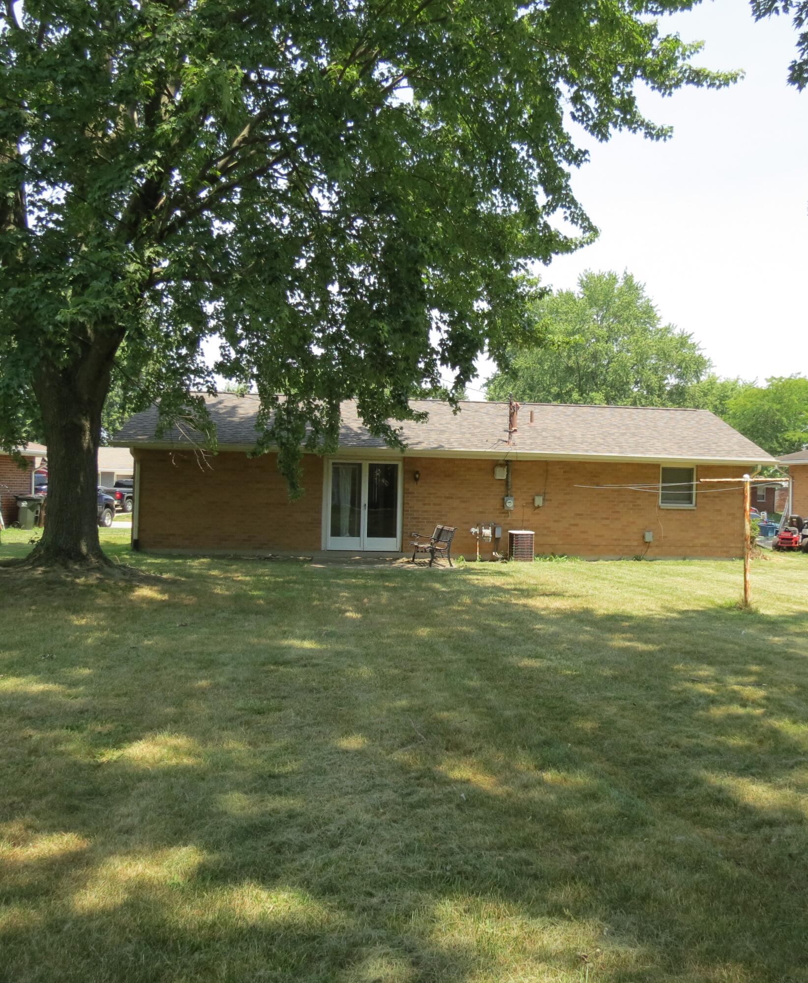 1633 Fair Oaks, Sidney, Ohio 45365