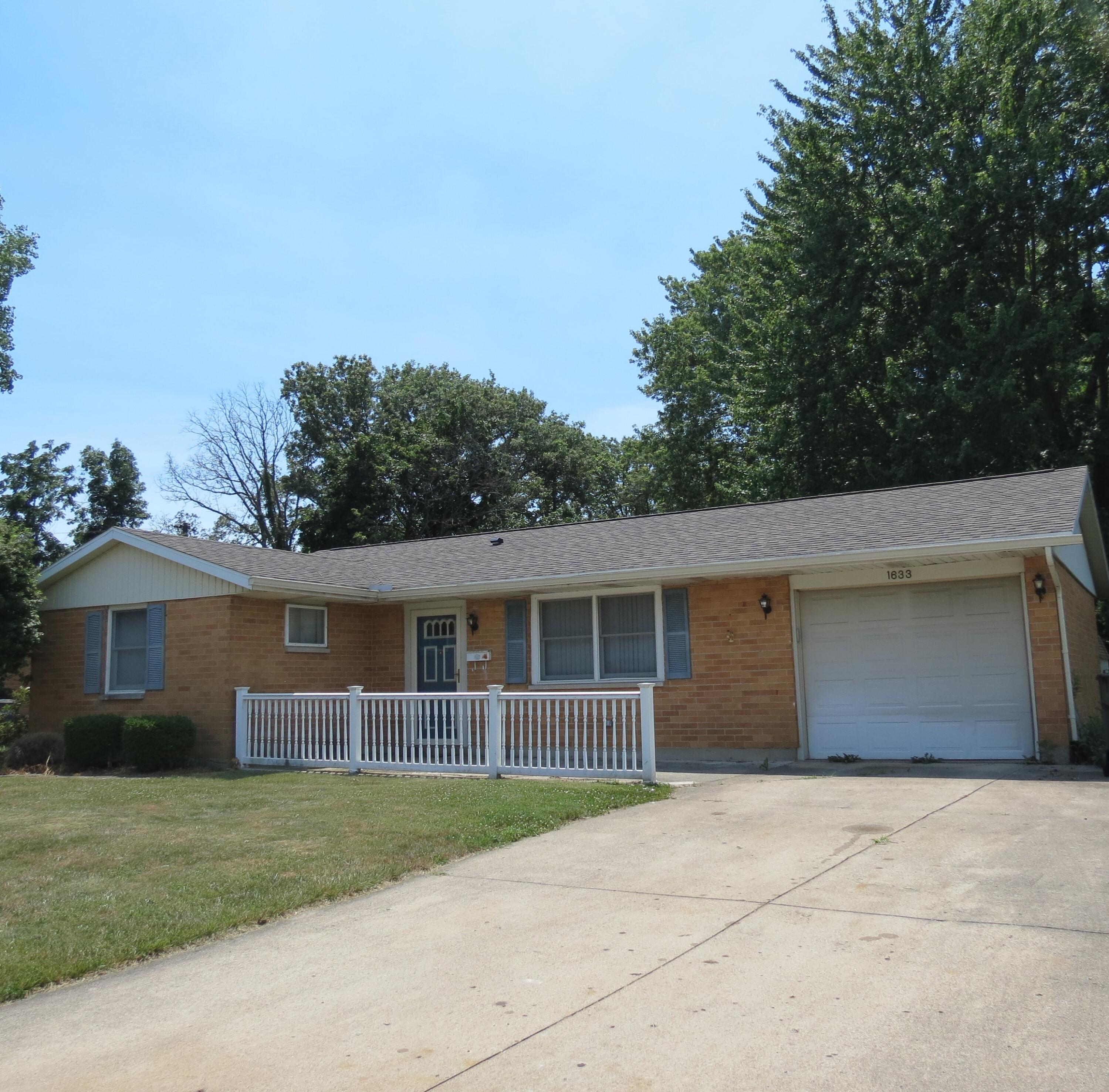 1633 Fair Oaks, Sidney, Ohio 45365