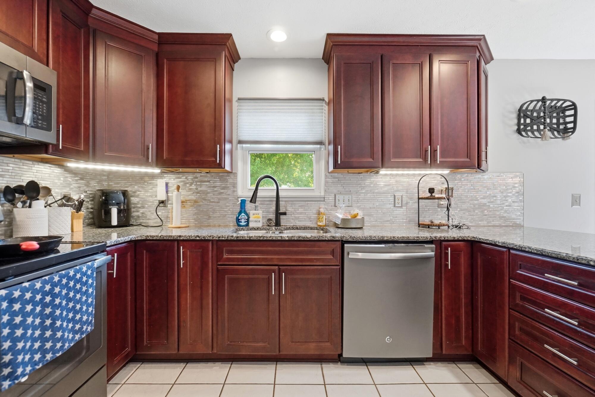 2812 Conestoga, Springfield, Ohio 45503