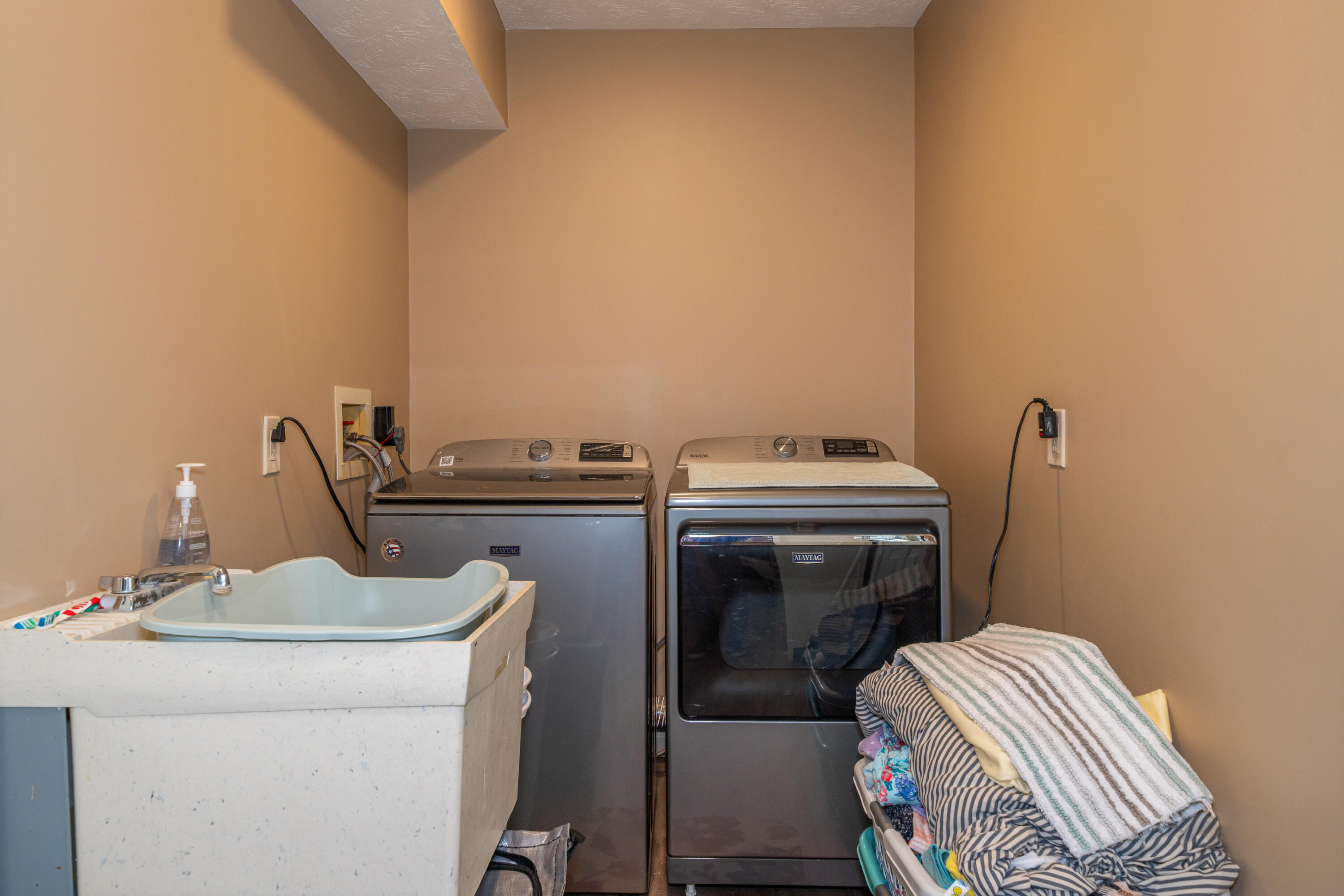 2244 Manhattan, Springfield, Ohio 45504
