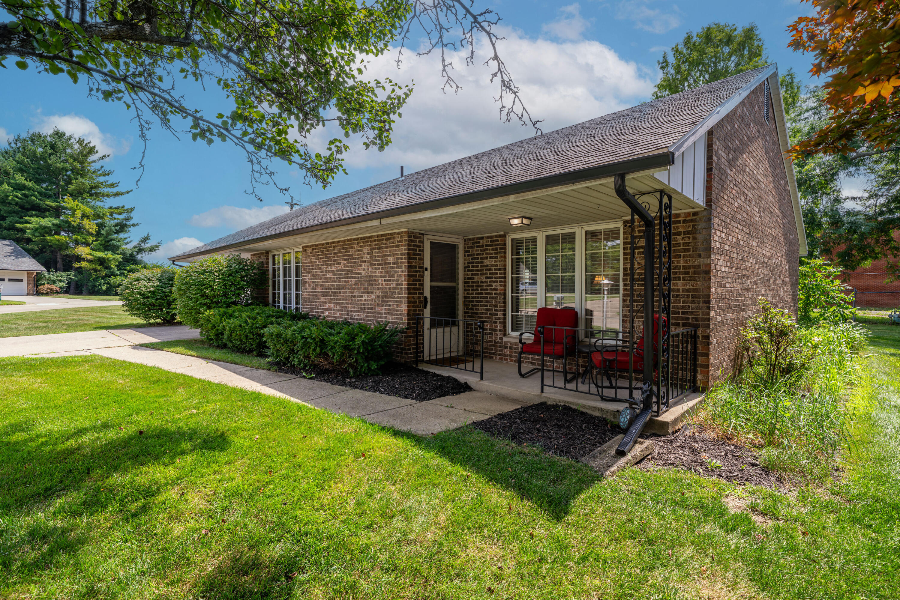 2244 Manhattan, Springfield, Ohio 45504