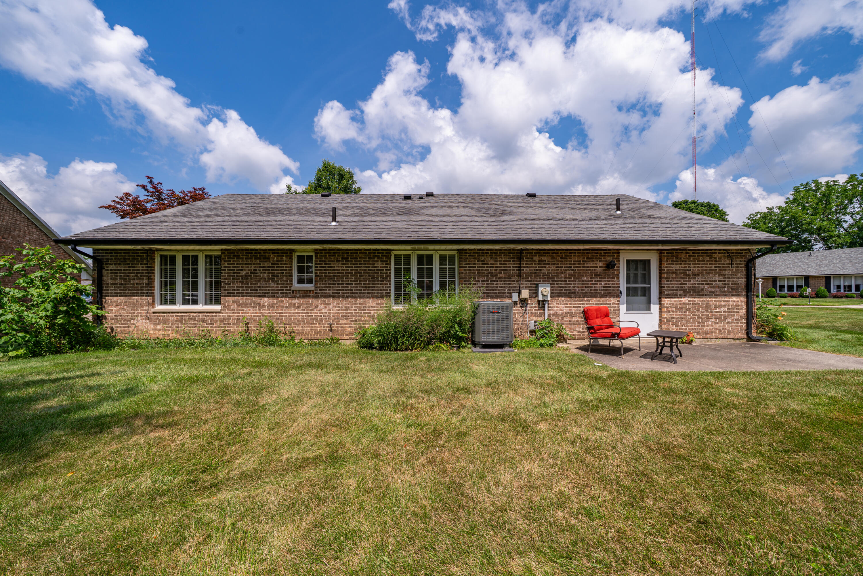 2244 Manhattan, Springfield, Ohio 45504