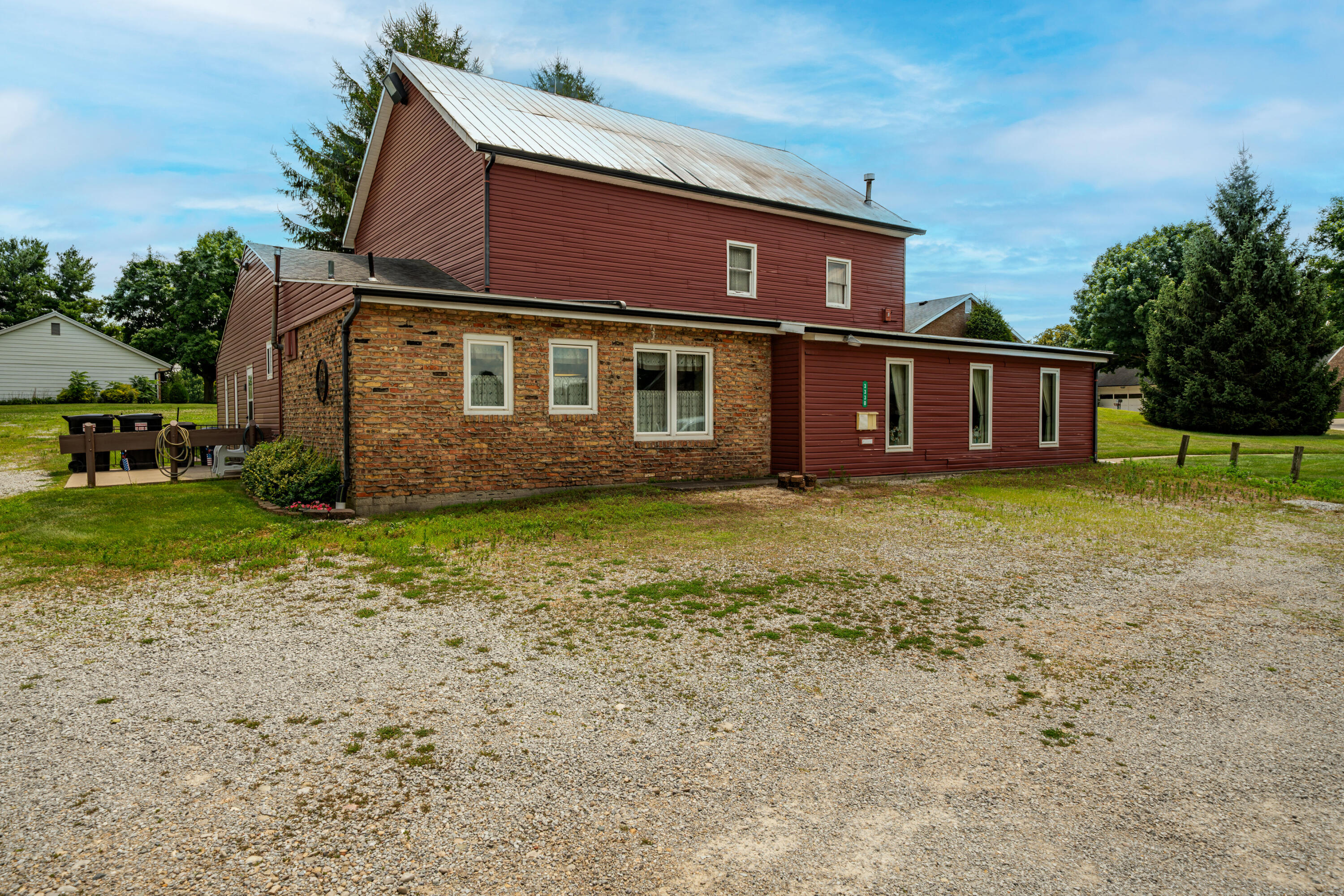 2244 Manhattan, Springfield, Ohio 45504