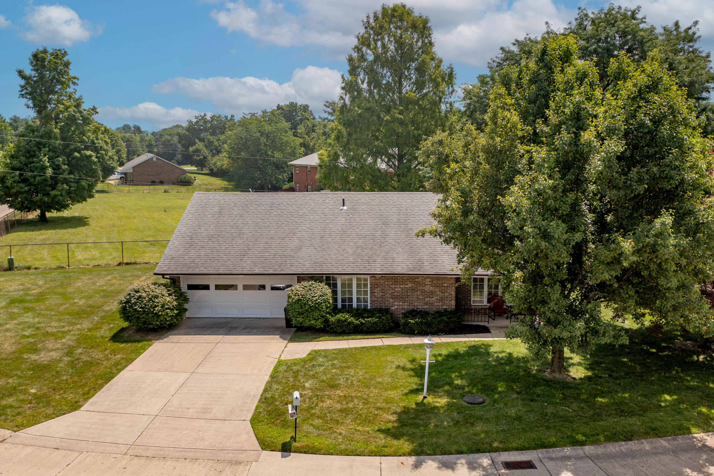 2244 Manhattan, Springfield, Ohio 45504